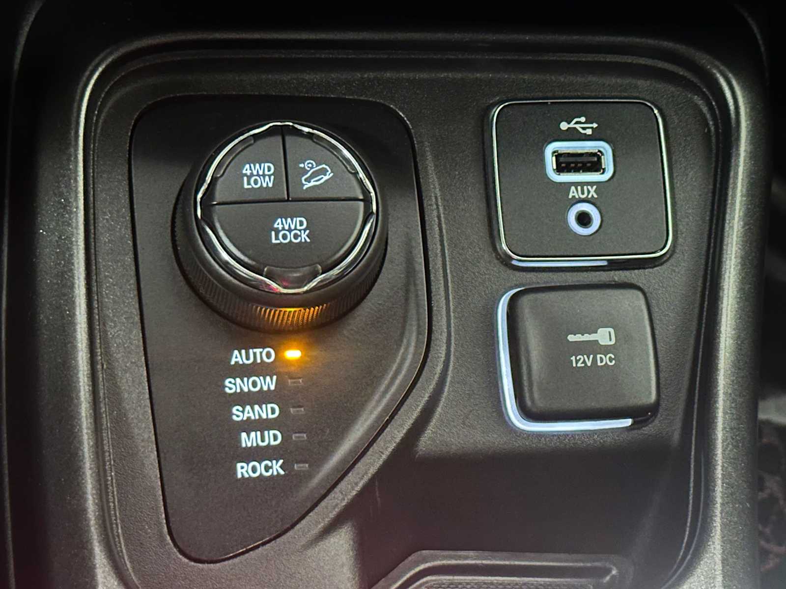 Thumbnail: 2019 Jeep Compass - 16