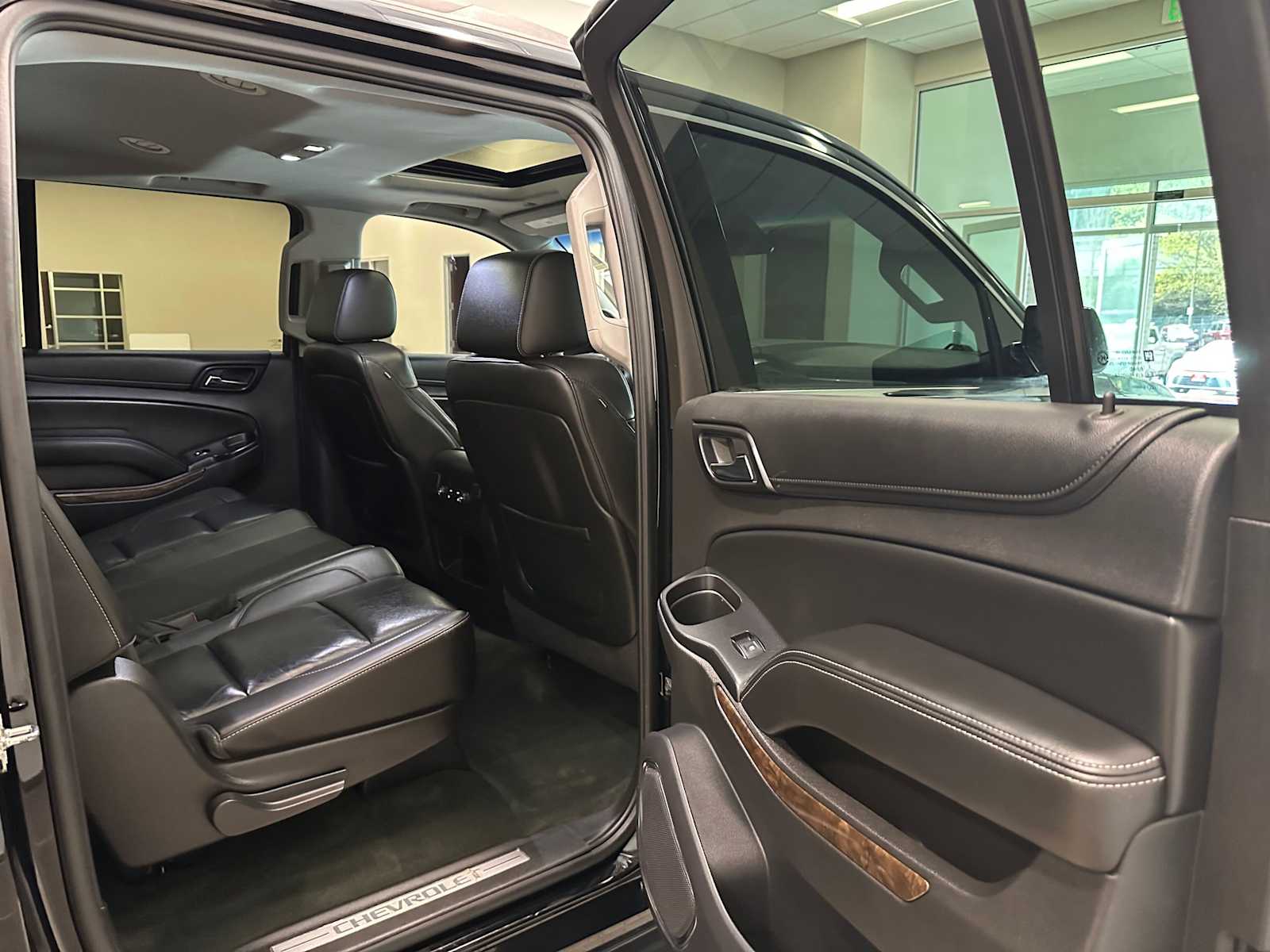 Thumbnail: 2015 Chevrolet Suburban - 27