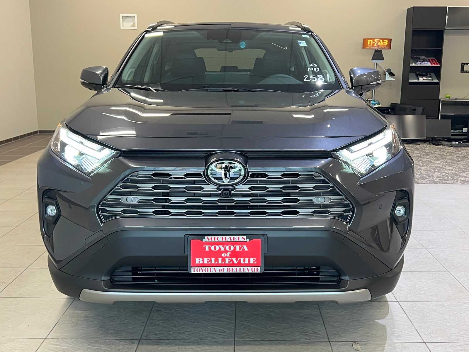 Thumbnail: 2025 Toyota RAV4 - 8