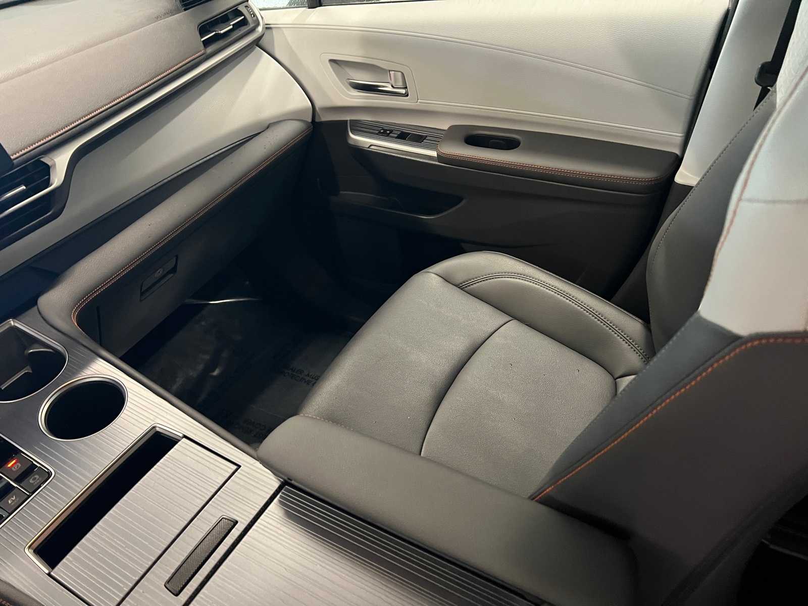 Thumbnail: 2024 Toyota Sienna - 13