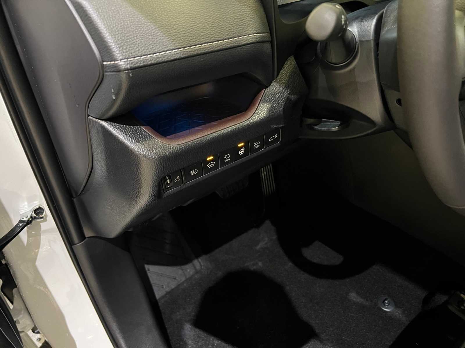 Thumbnail: 2025 Toyota RAV4 - 16