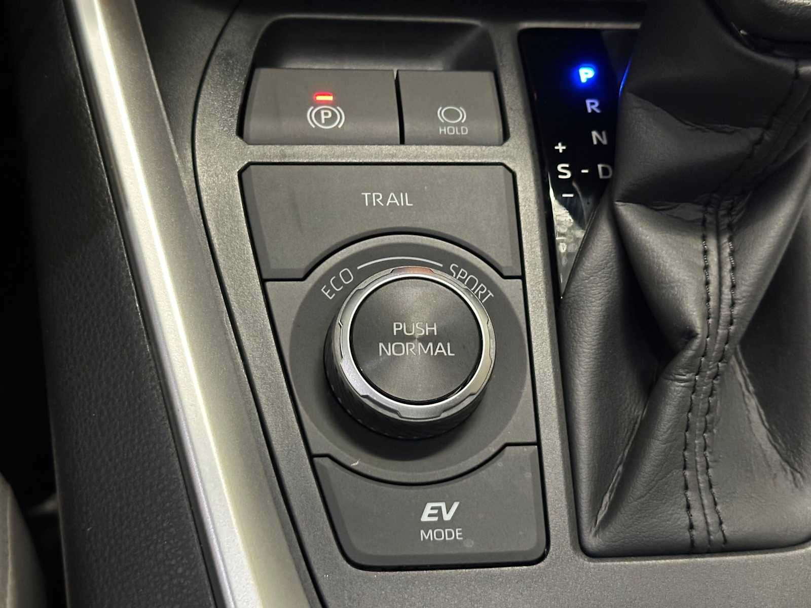 Thumbnail: 2025 Toyota RAV4 - 30