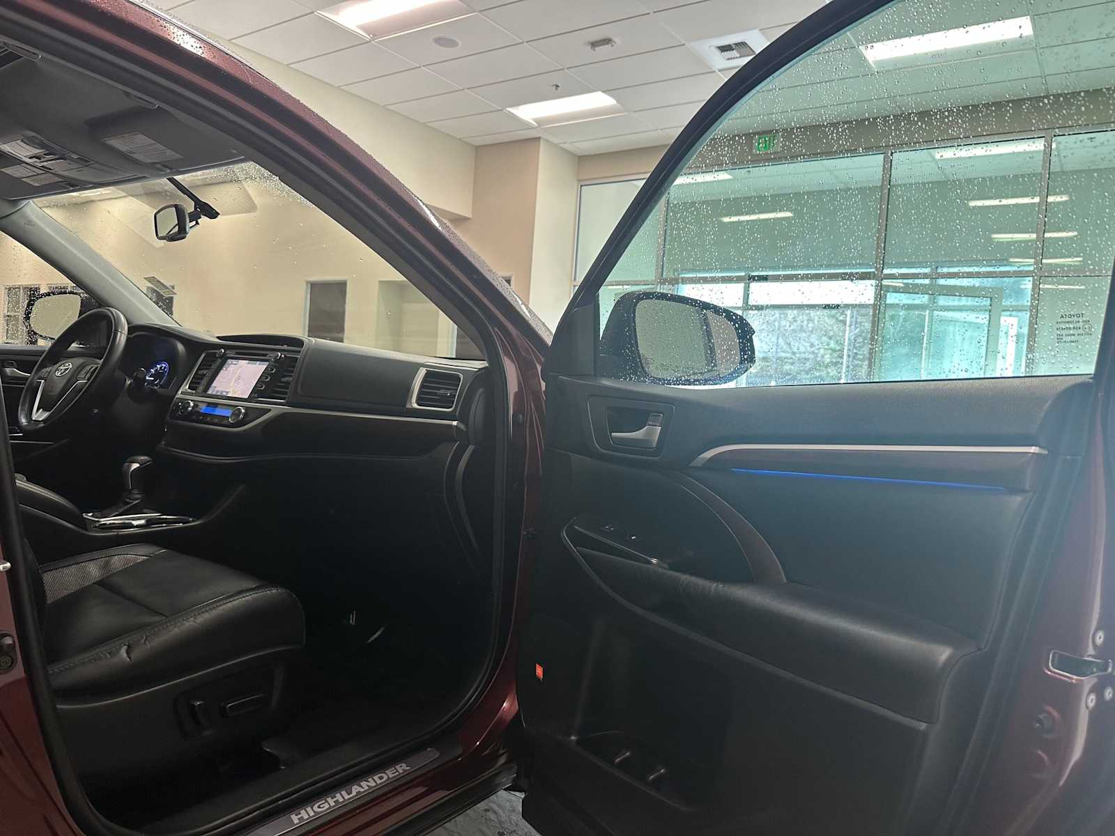 Thumbnail: 2015 Toyota Highlander - 29