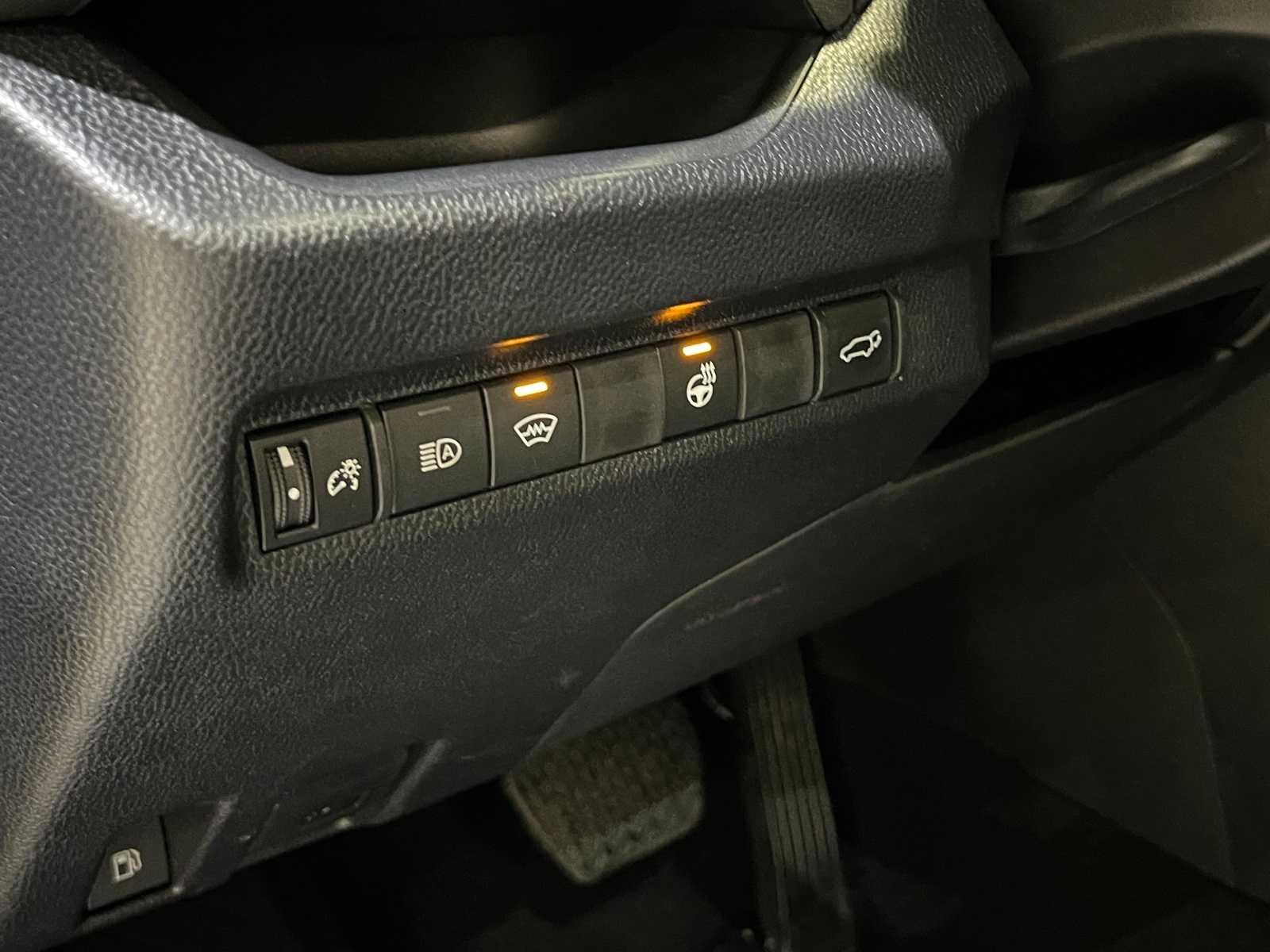 Thumbnail: 2025 Toyota RAV4 - 16