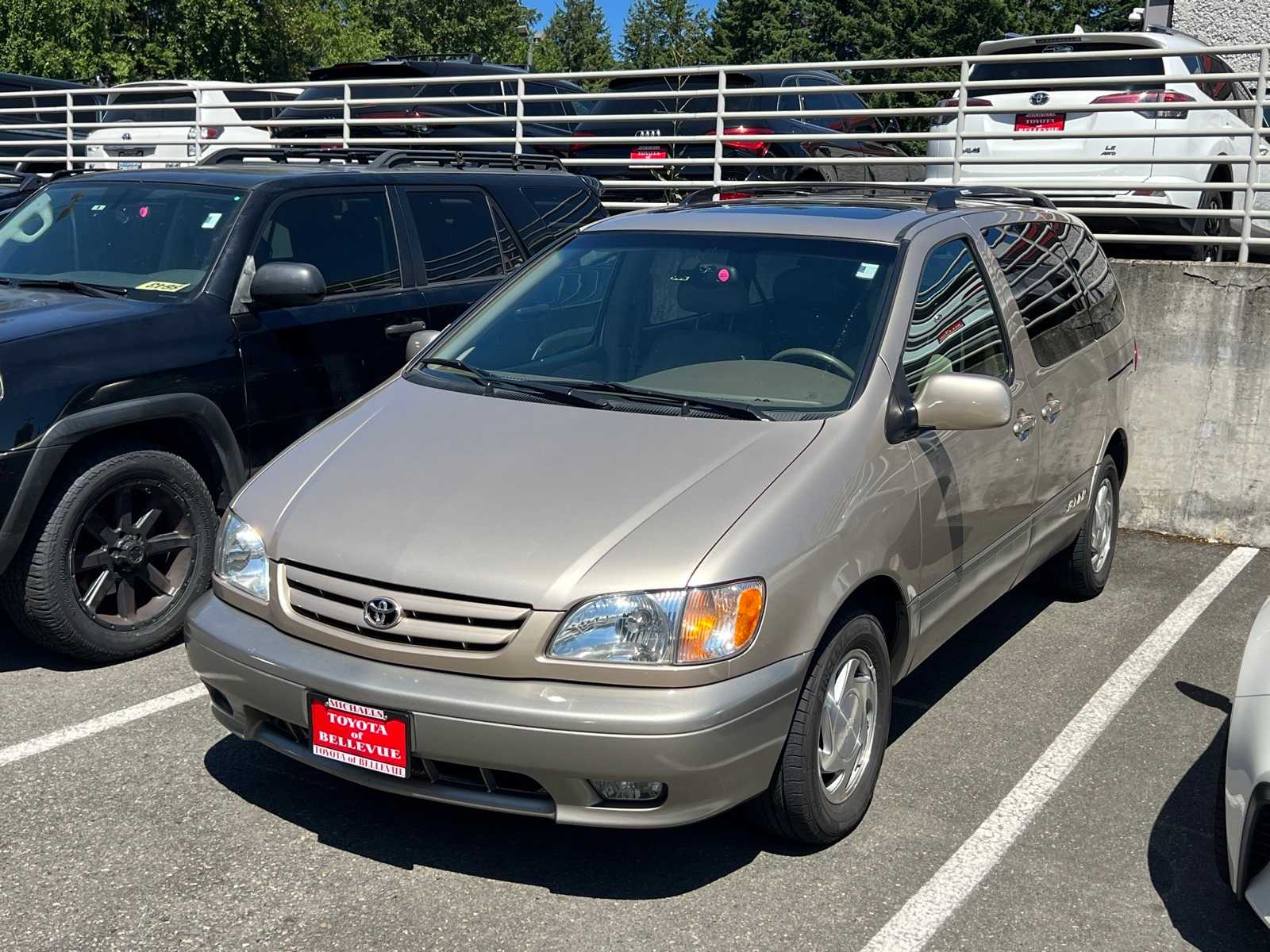 2003 Toyota Sienna XLE -
                  Bellevue, WA