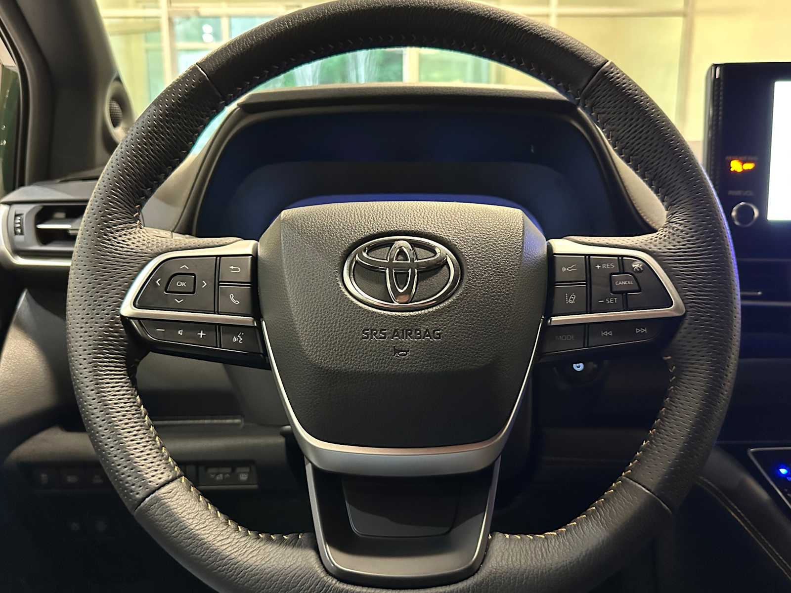 Thumbnail: 2025 Toyota Sienna - 12