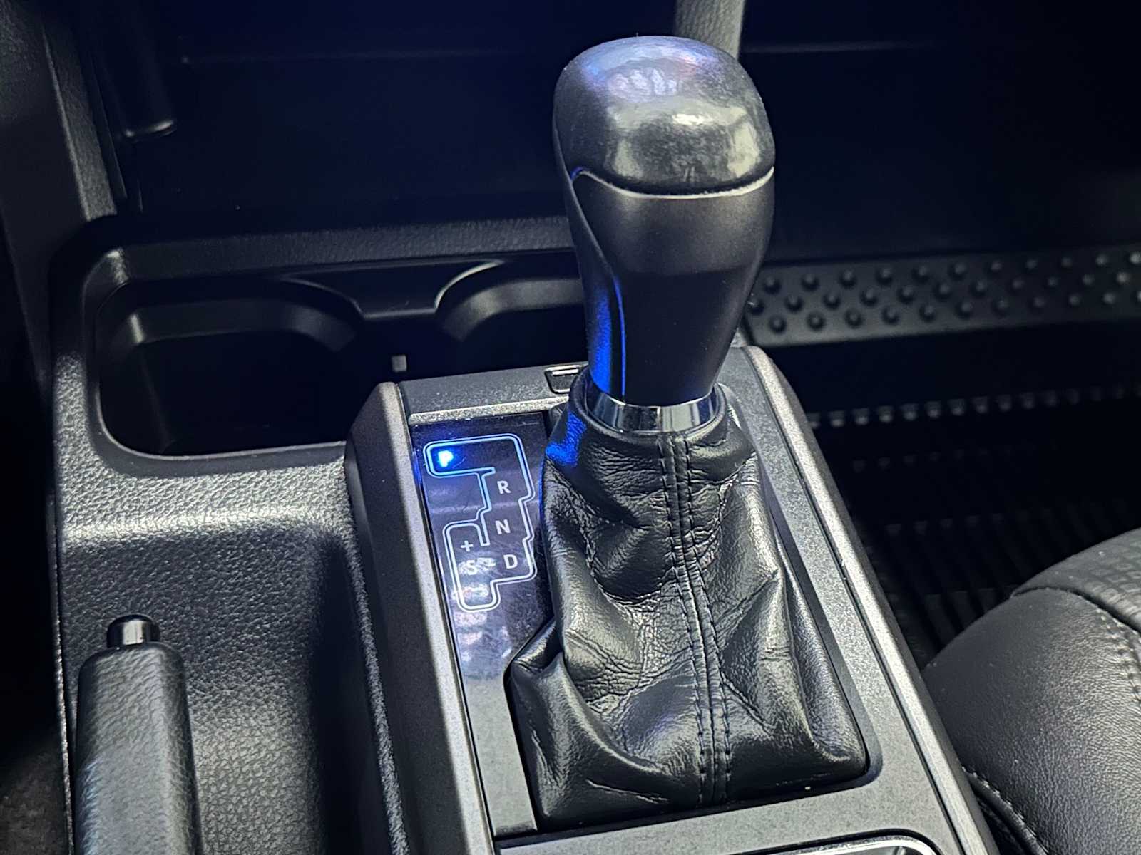 Thumbnail: 2019 Toyota Tacoma - 17