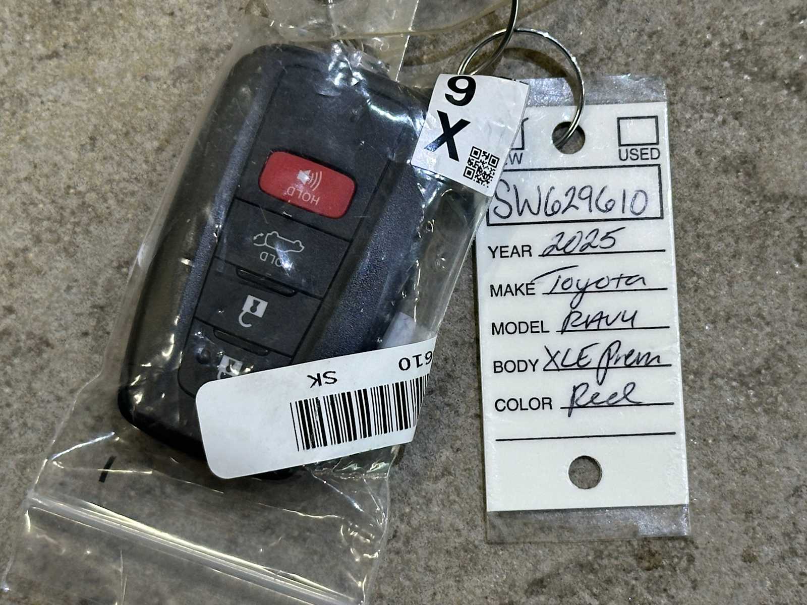 Thumbnail: 2025 Toyota RAV4 - 32