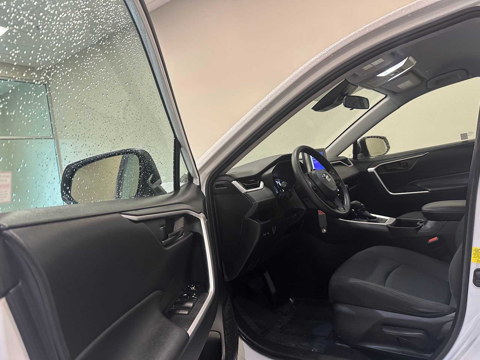 Thumbnail: 2023 Toyota RAV4 - 21