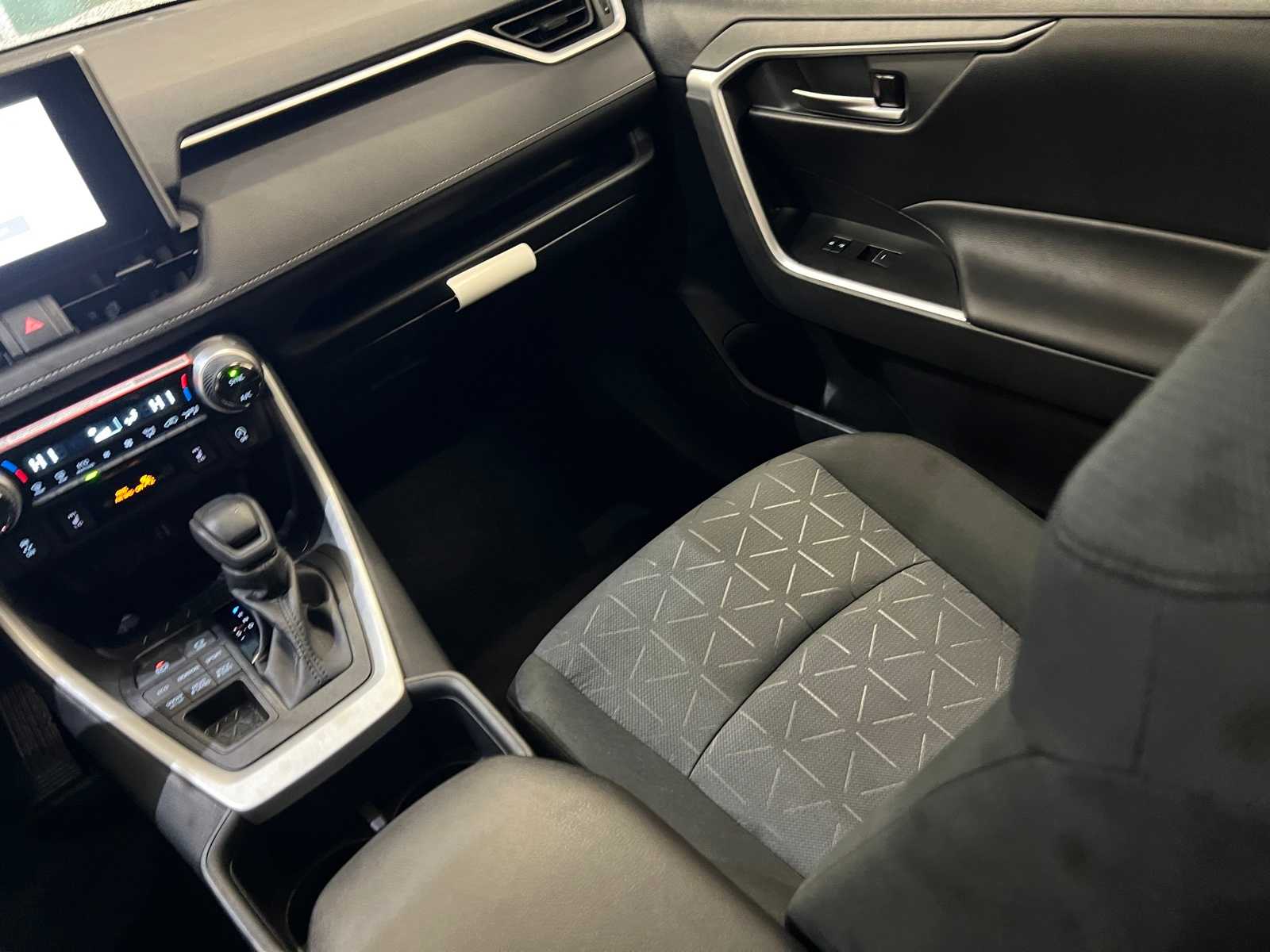 Thumbnail: 2025 Toyota RAV4 - 11