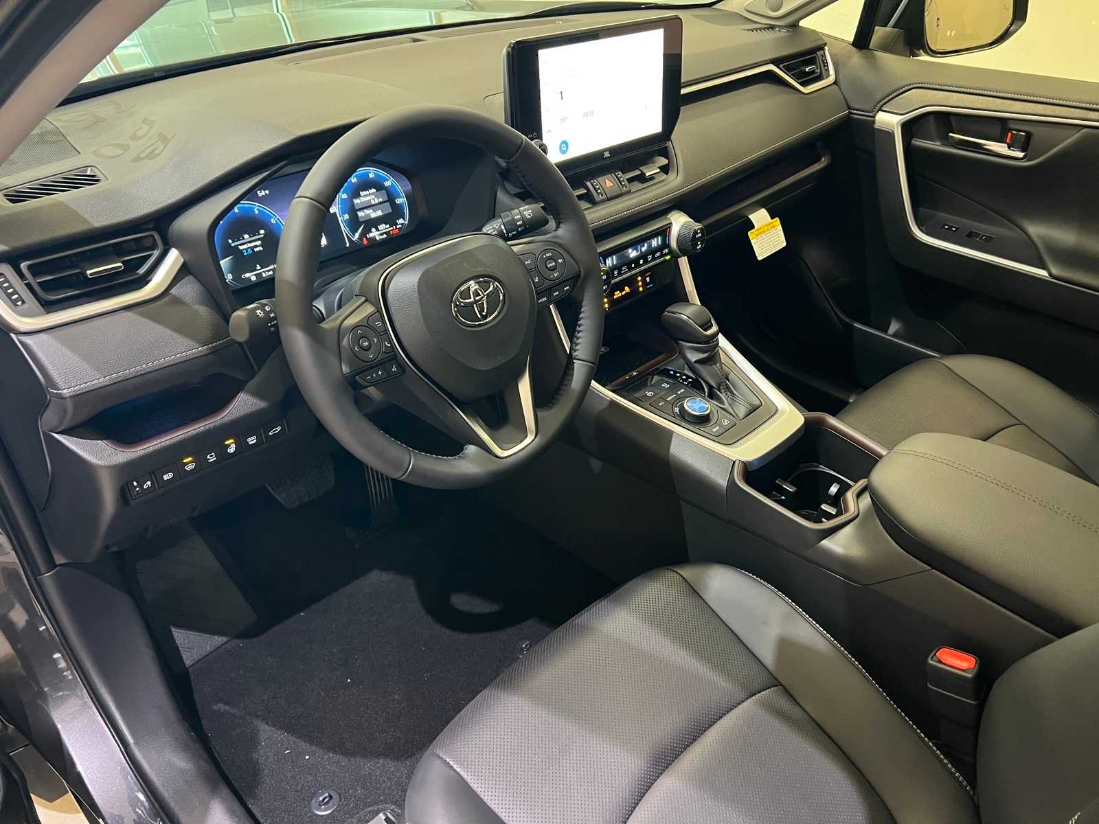 Thumbnail: 2025 Toyota RAV4 - 2