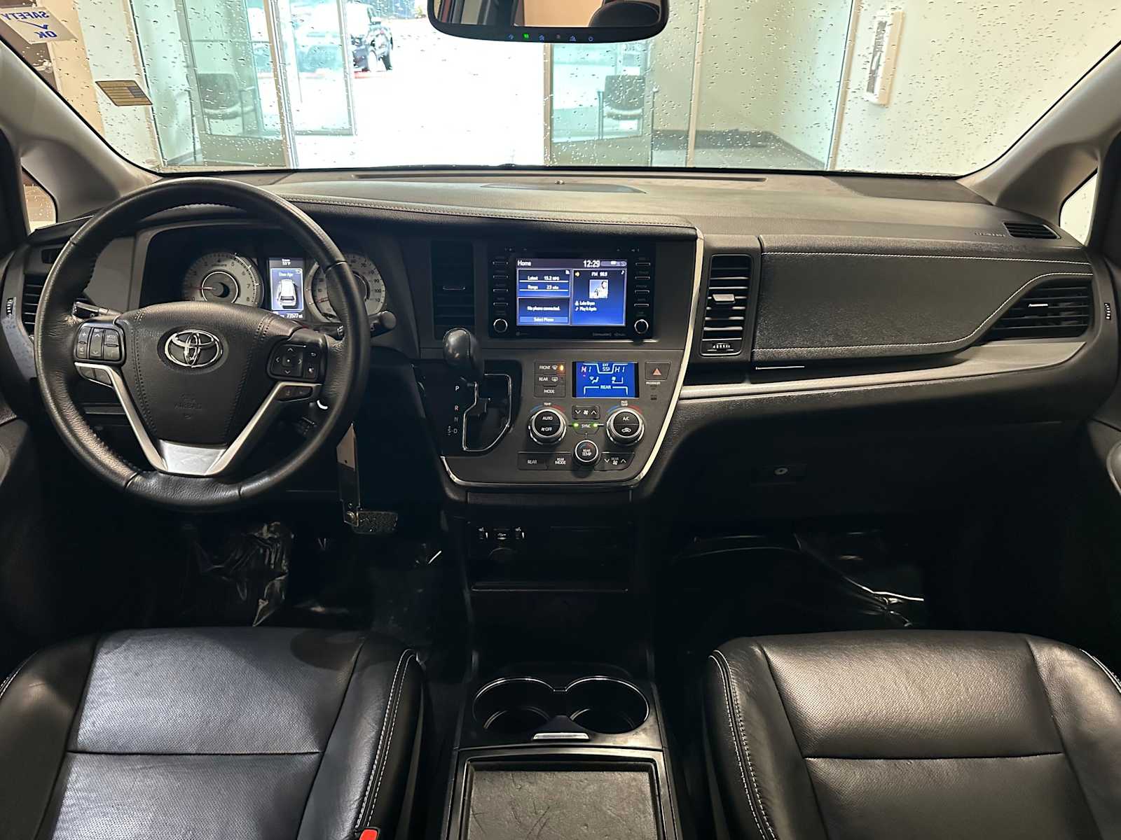 Thumbnail: 2018 Toyota Sienna - 10