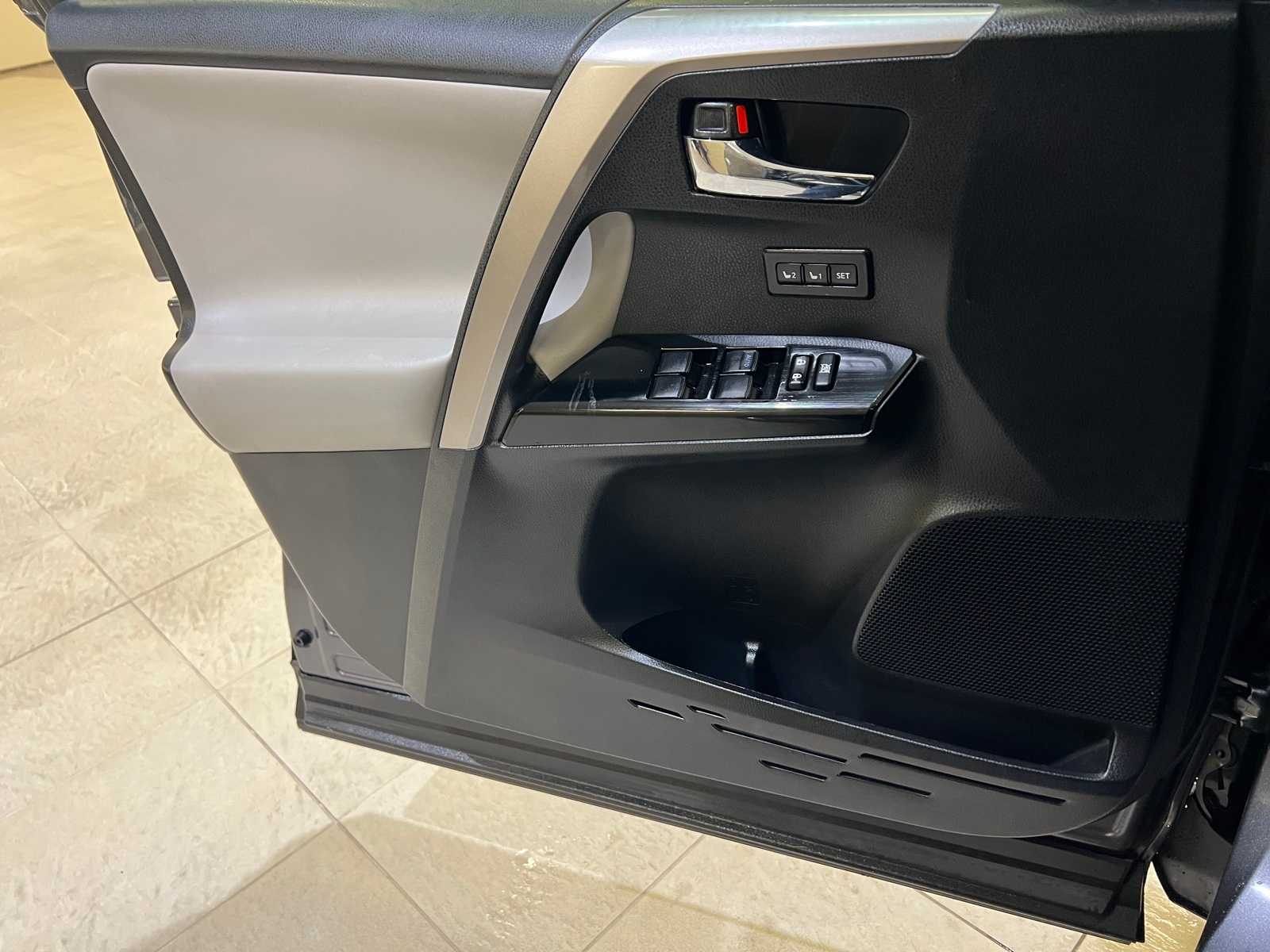 Thumbnail: 2017 Toyota RAV4 - 18