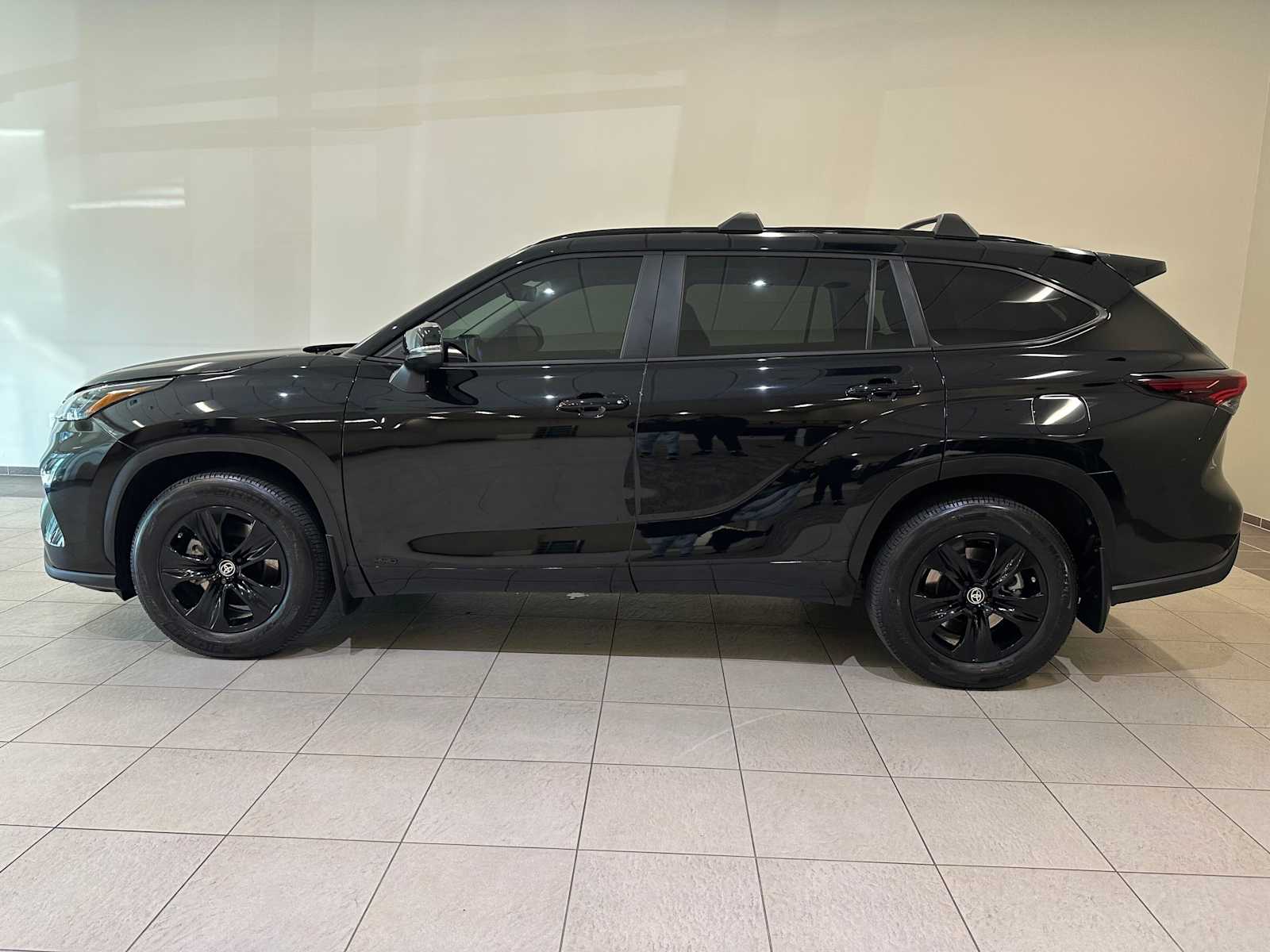 Thumbnail: 2024 Toyota Highlander - 3