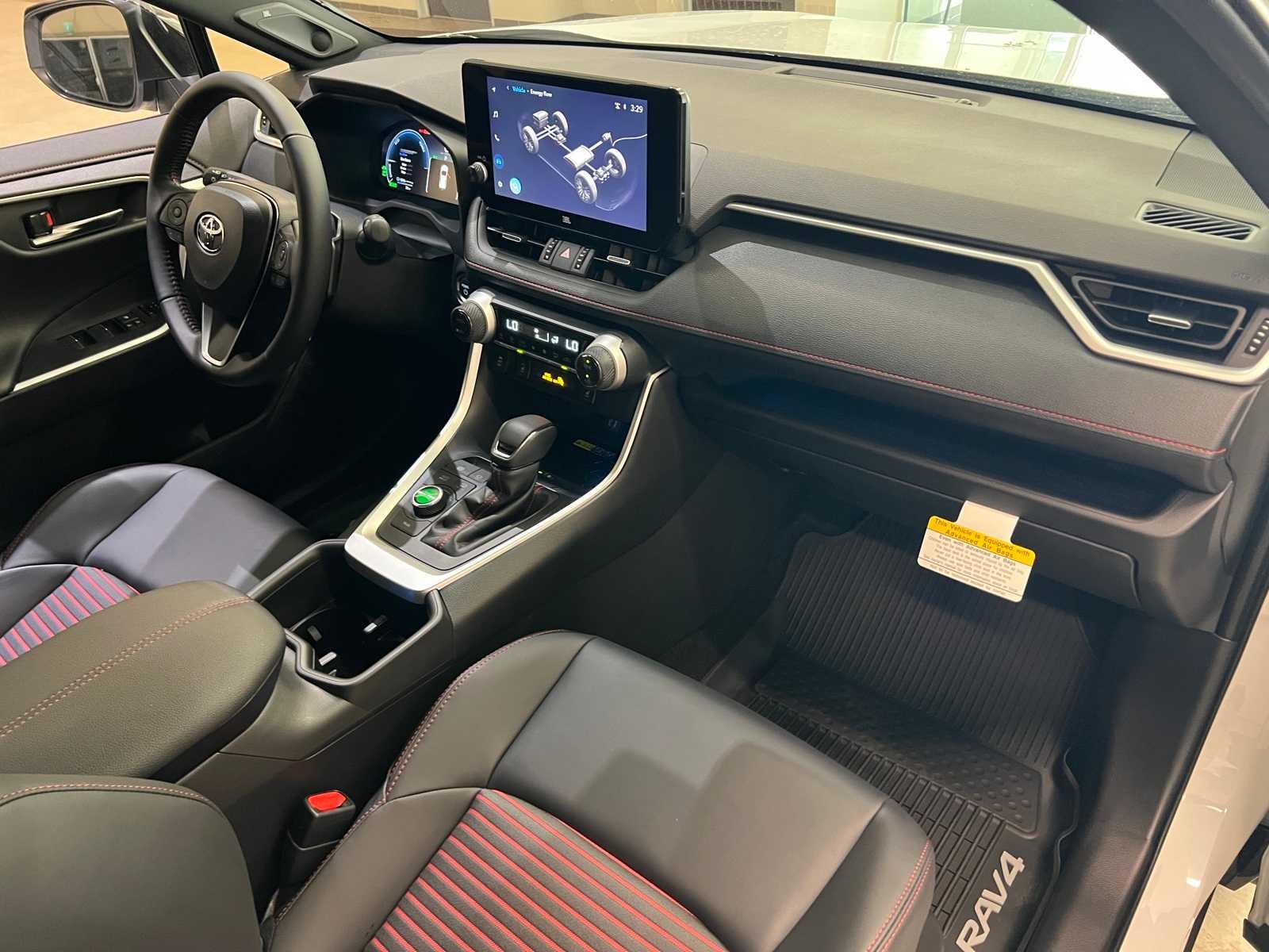 Thumbnail: 2025 Toyota RAV4 - 15