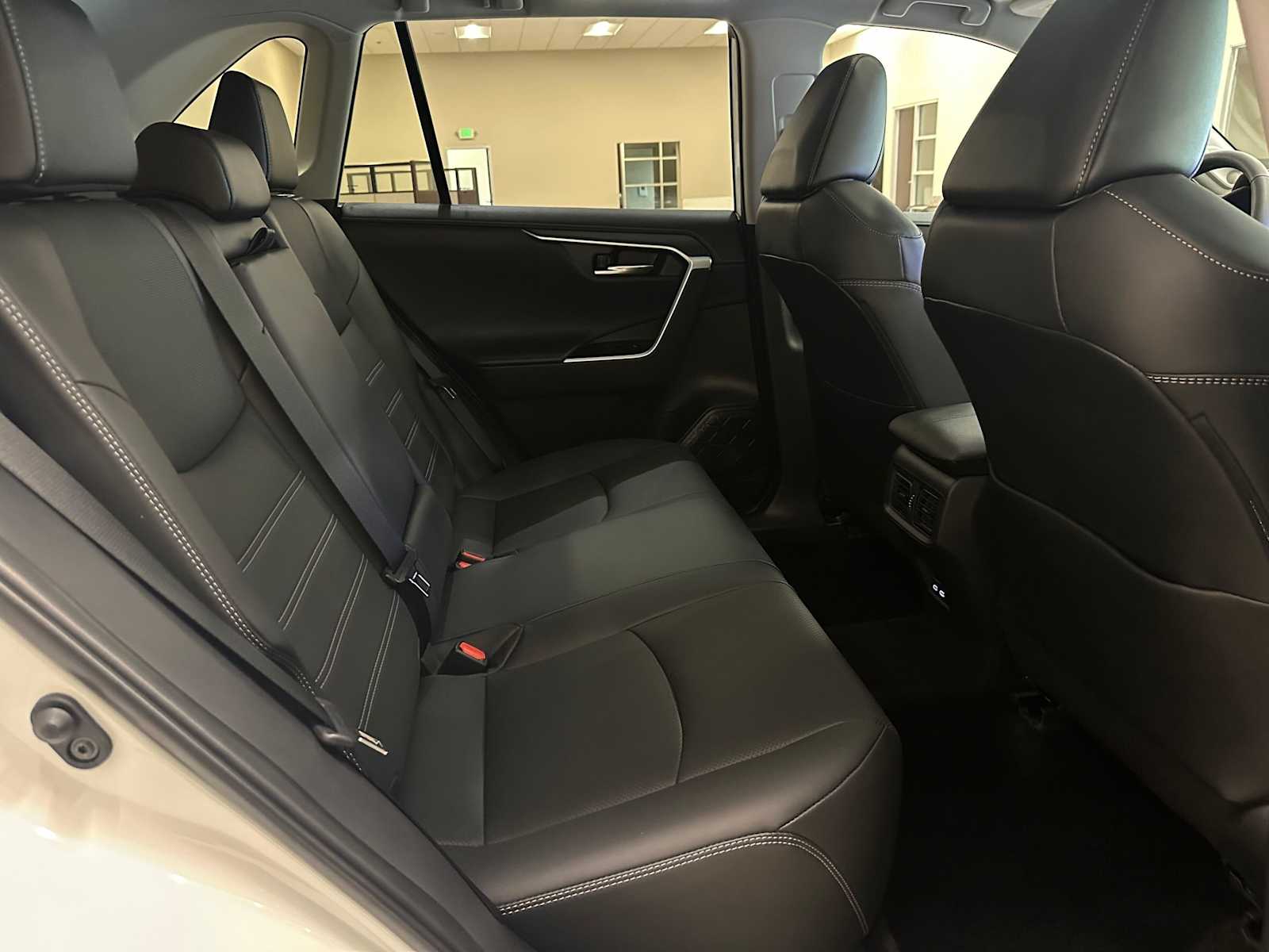 Thumbnail: 2025 Toyota RAV4 - 25