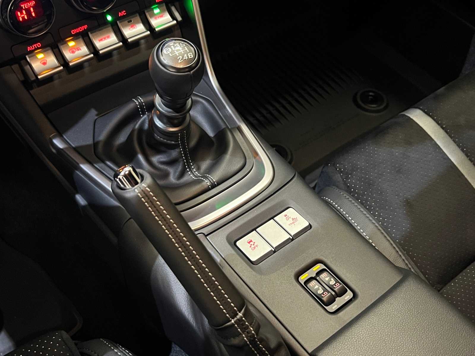 Thumbnail: 2025 Toyota GR86 - 17