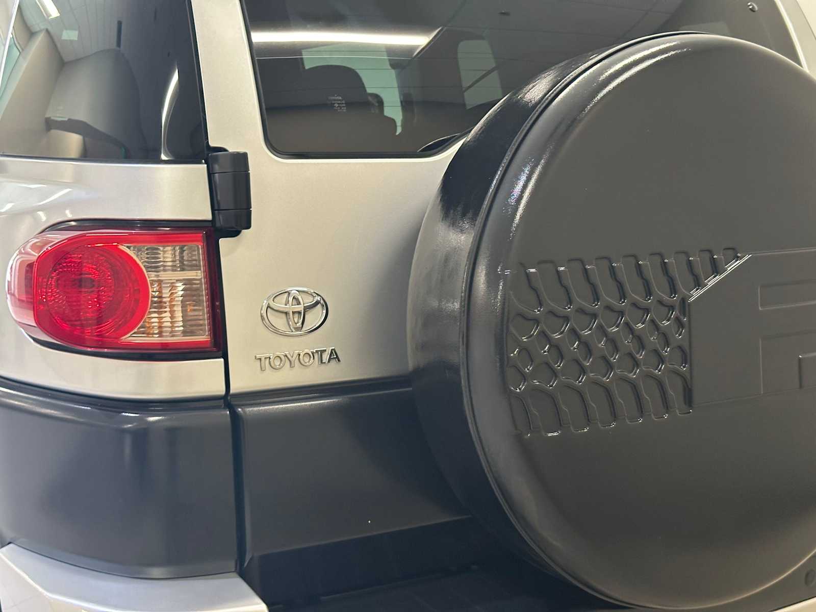 Thumbnail: 2007 Toyota FJ Cruiser - 6