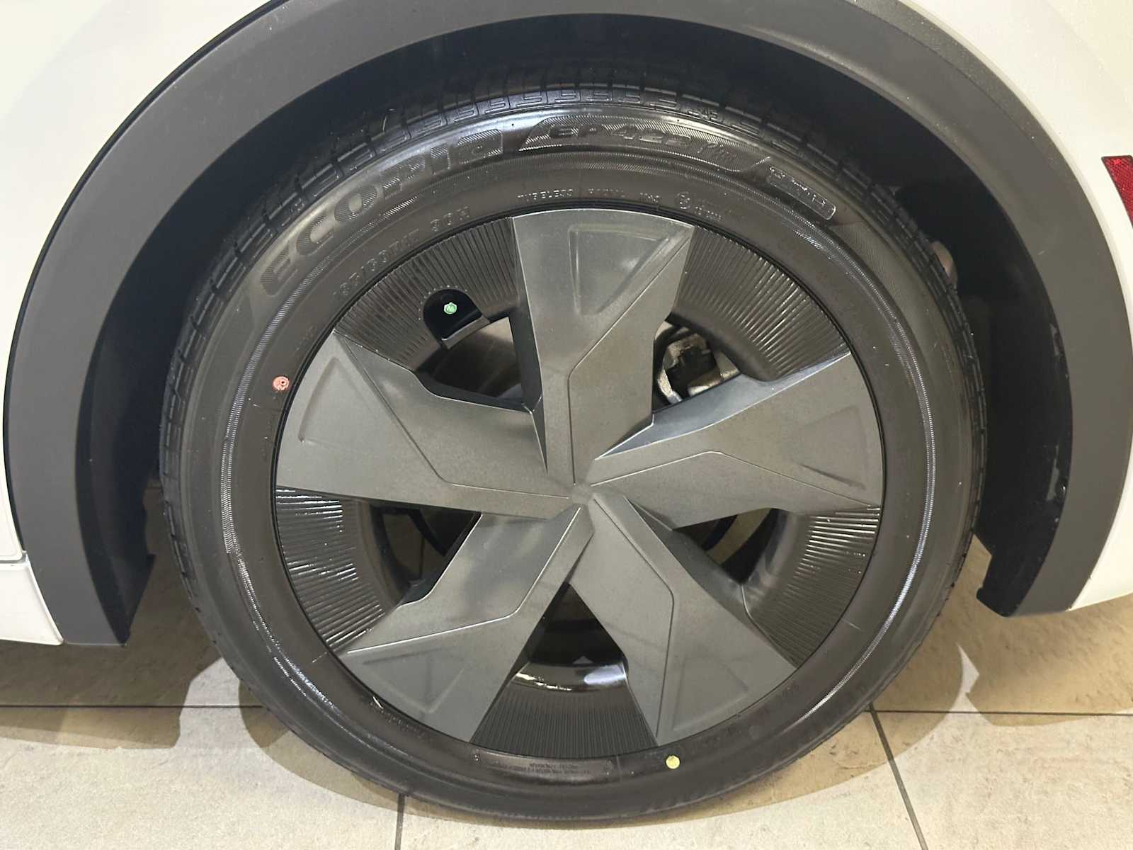 Thumbnail: 2024 Toyota Prius - 8