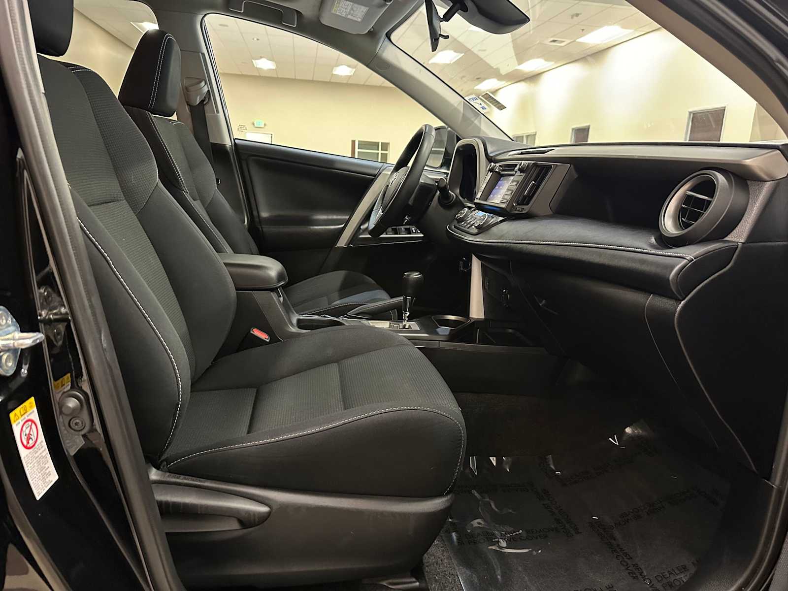 Thumbnail: 2017 Toyota RAV4 - 26