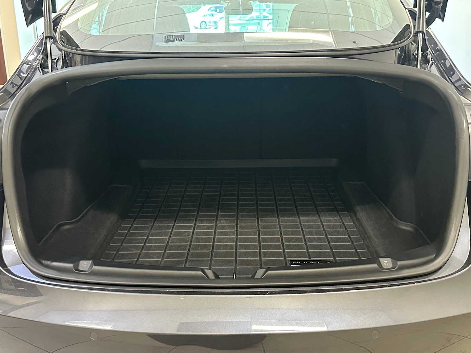 Thumbnail: 2018 Tesla Model 3 - 34
