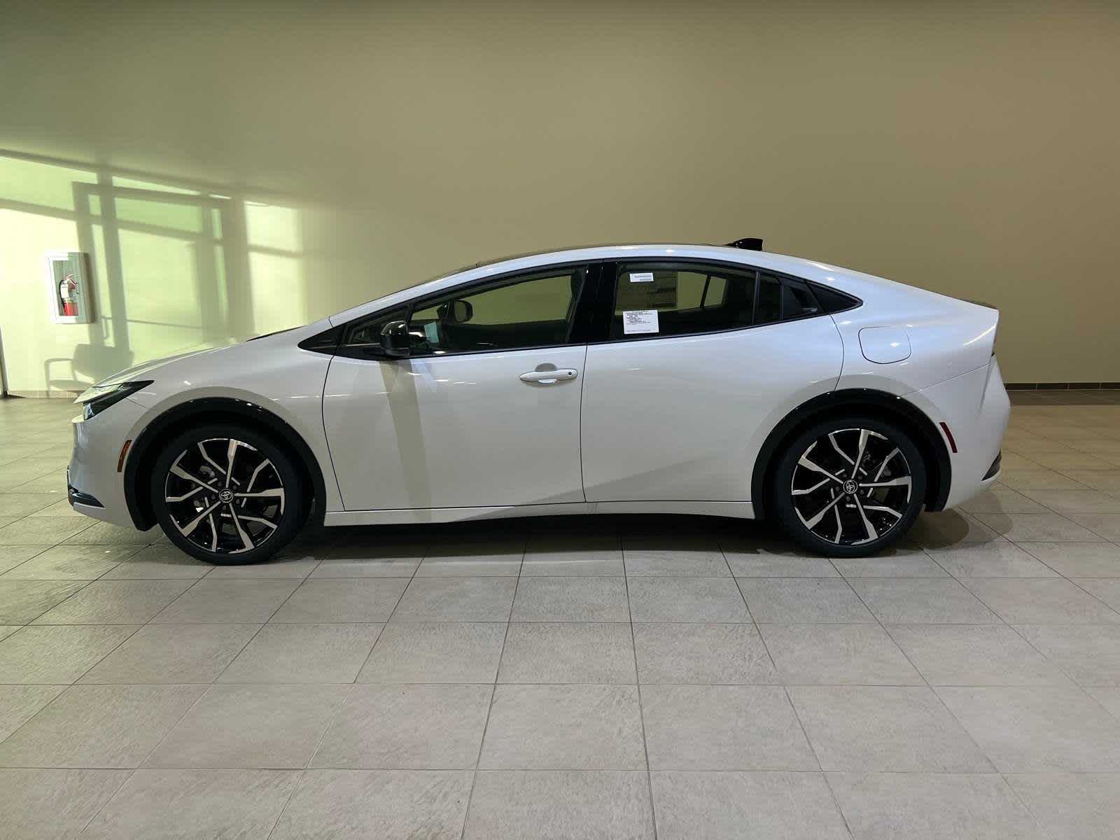 Thumbnail: 2026 Toyota Prius - 3