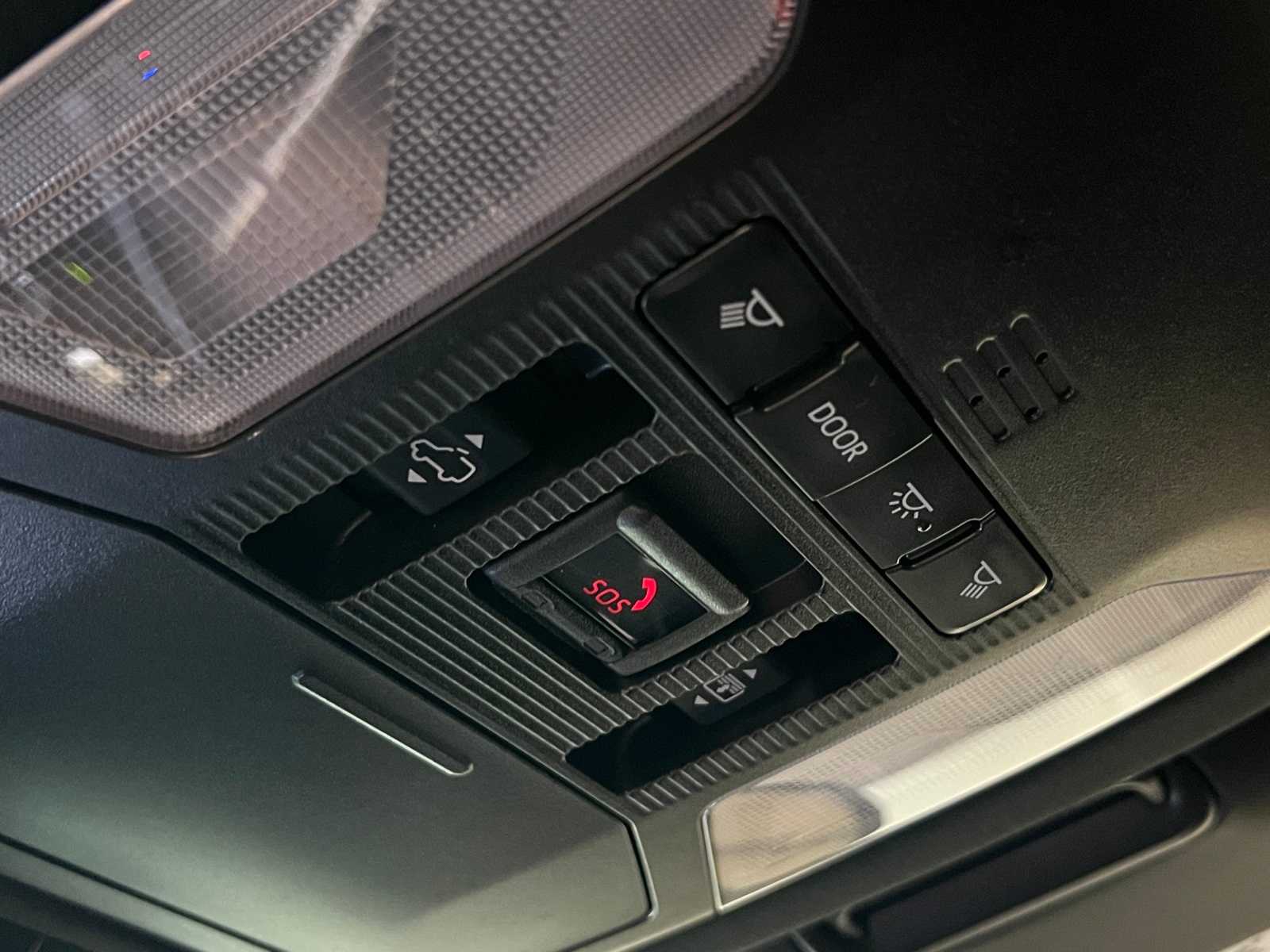 Thumbnail: 2020 Toyota RAV4 - 28