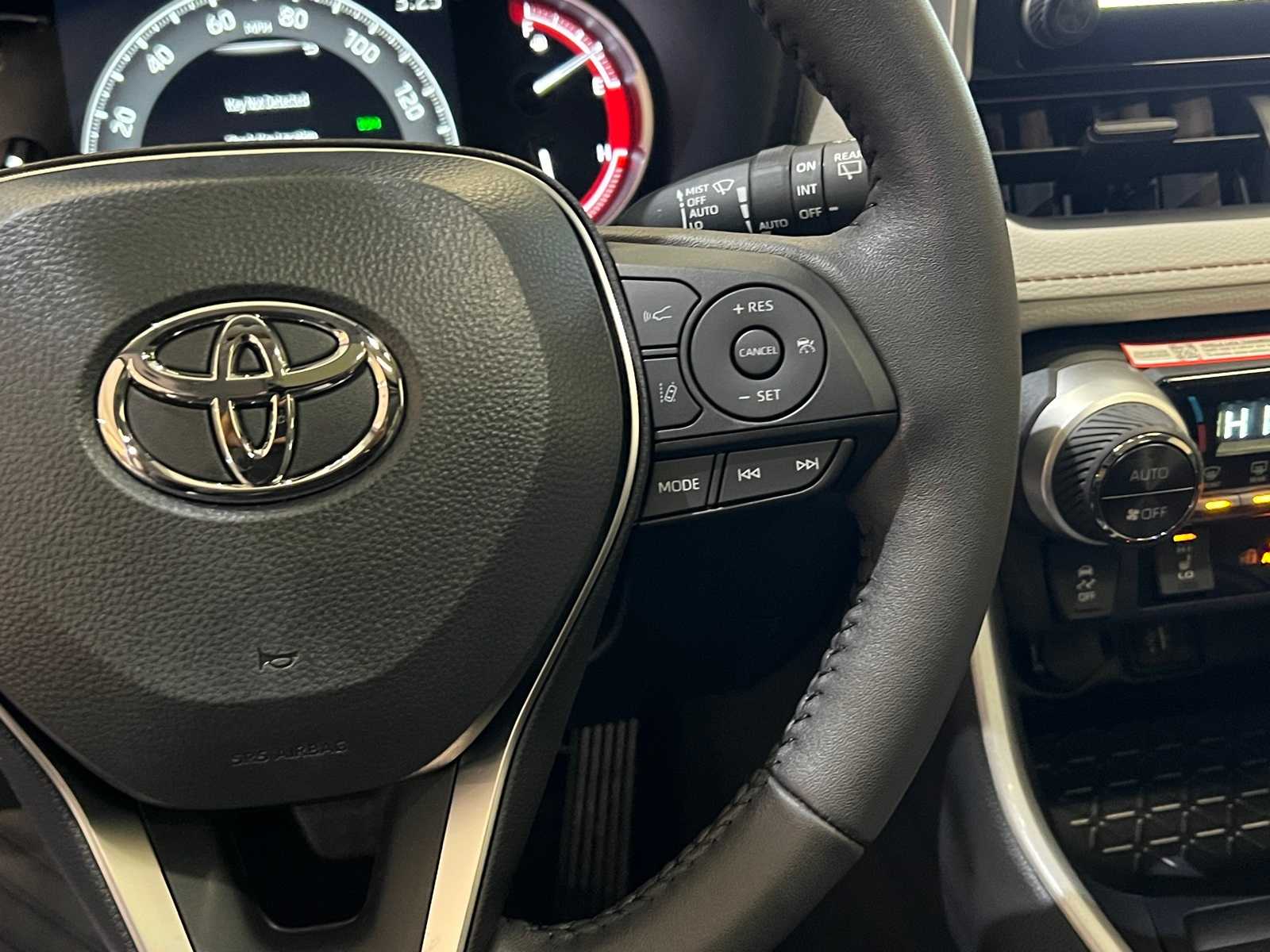 Thumbnail: 2025 Toyota RAV4 - 21