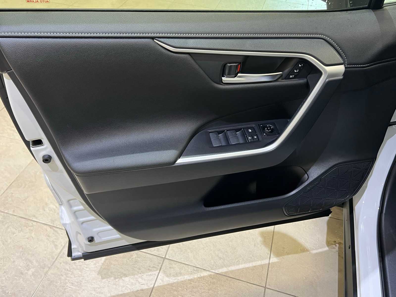 Thumbnail: 2025 Toyota RAV4 - 18