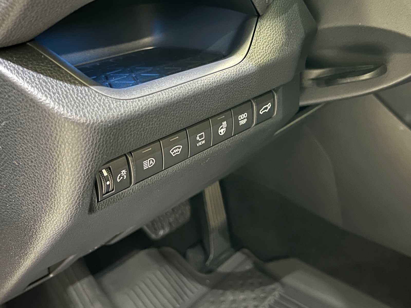 Thumbnail: 2025 Toyota RAV4 - 16