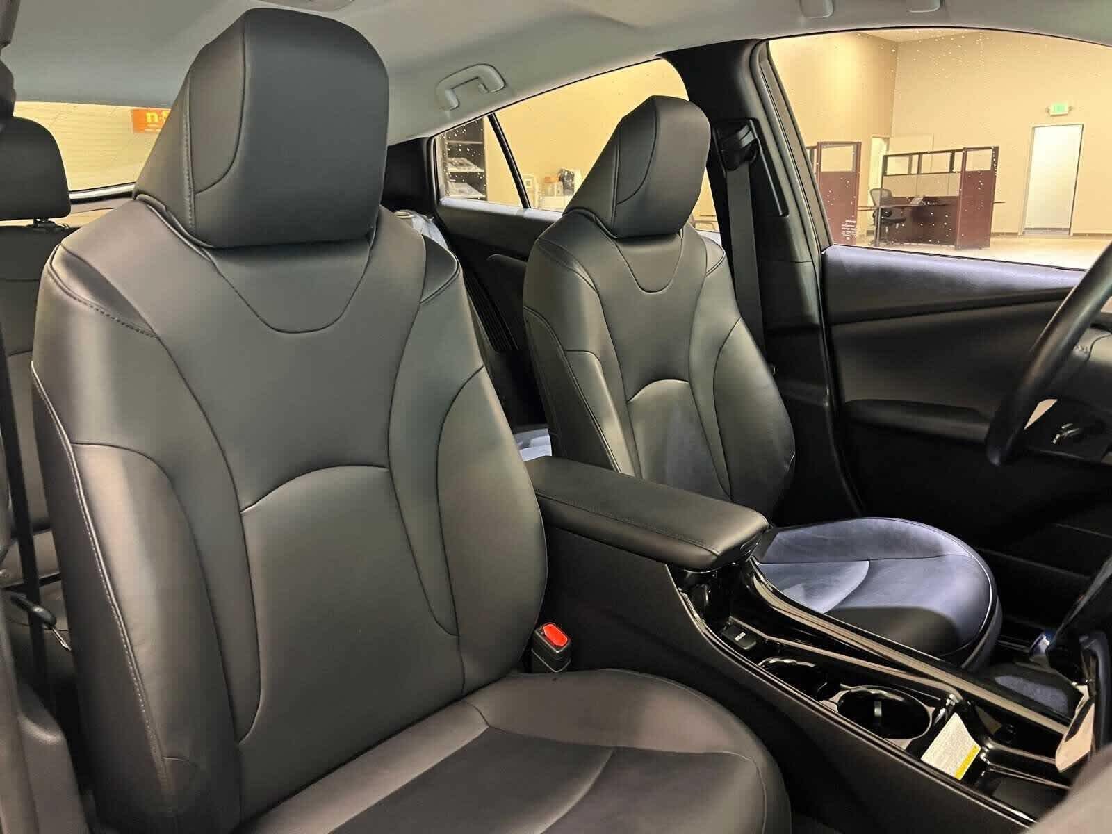 Thumbnail: 2018 Toyota Prius Prime - 14