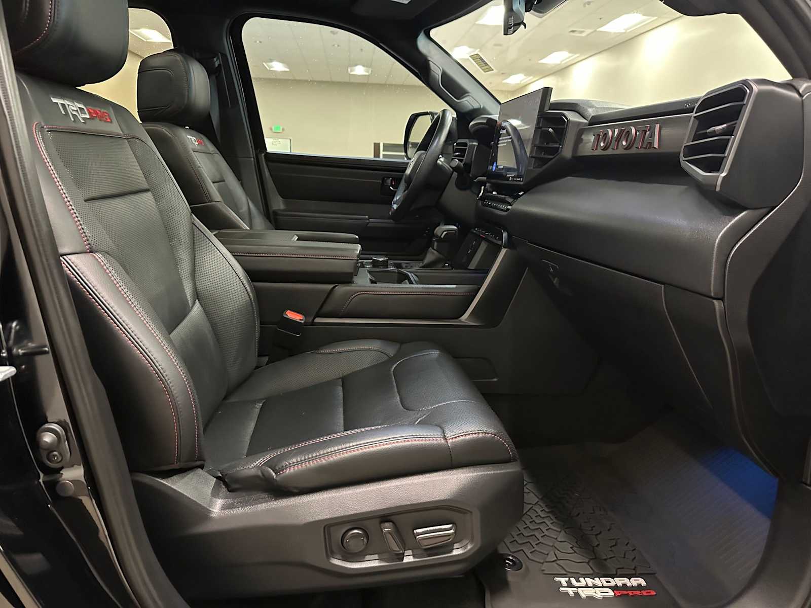 Thumbnail: 2024 Toyota Tundra - 27