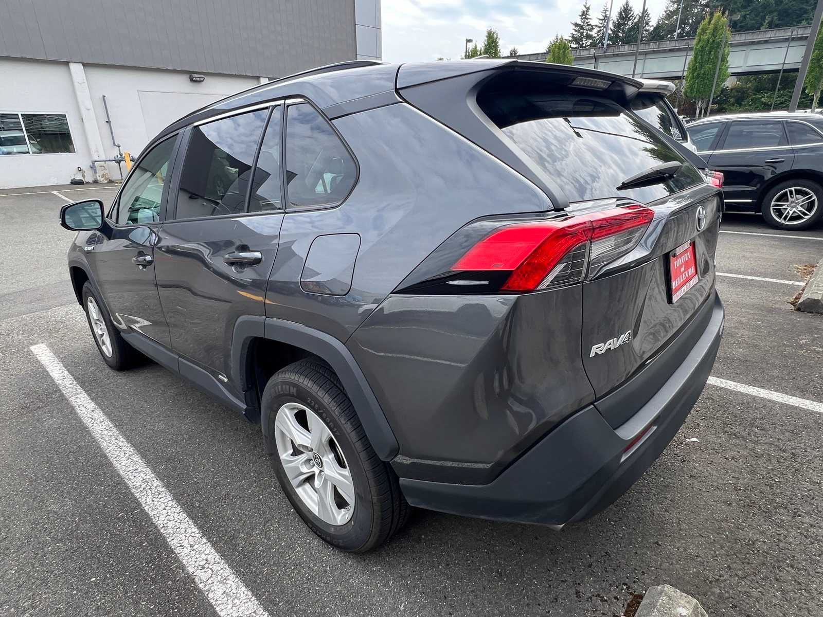 Thumbnail: 2021 Toyota RAV4 - 7