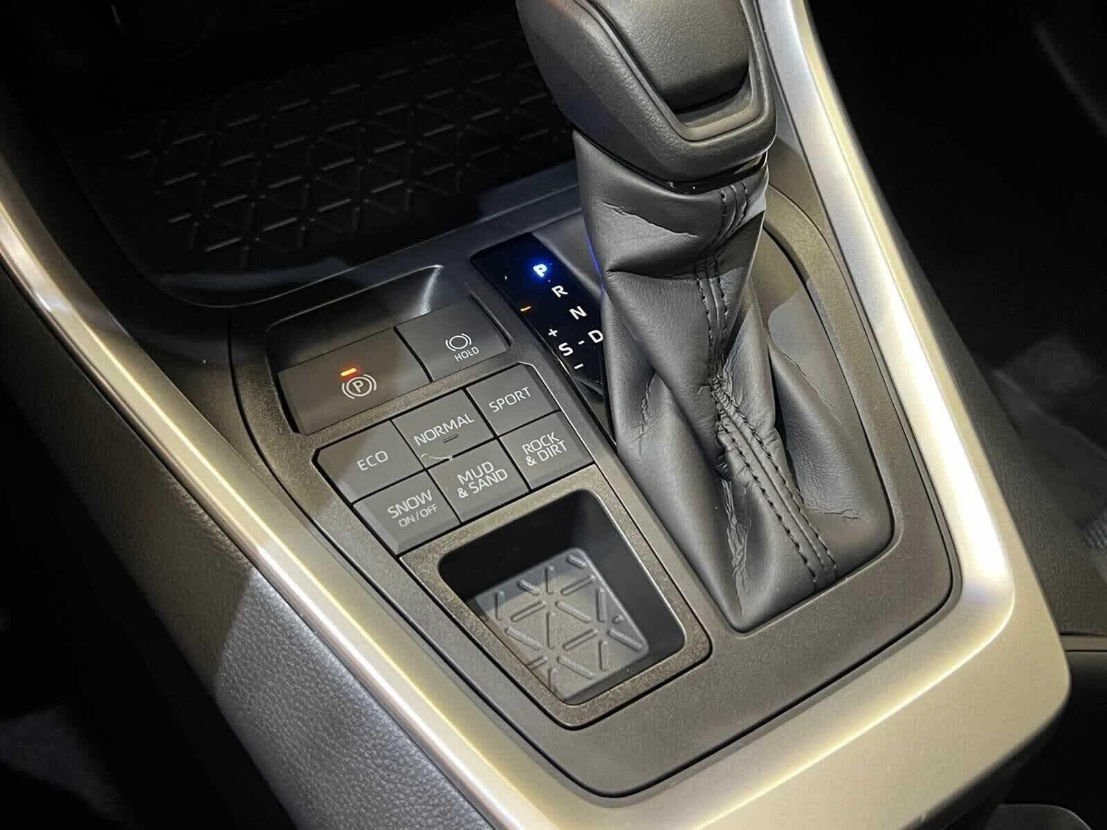 Thumbnail: 2025 Toyota RAV4 - 25