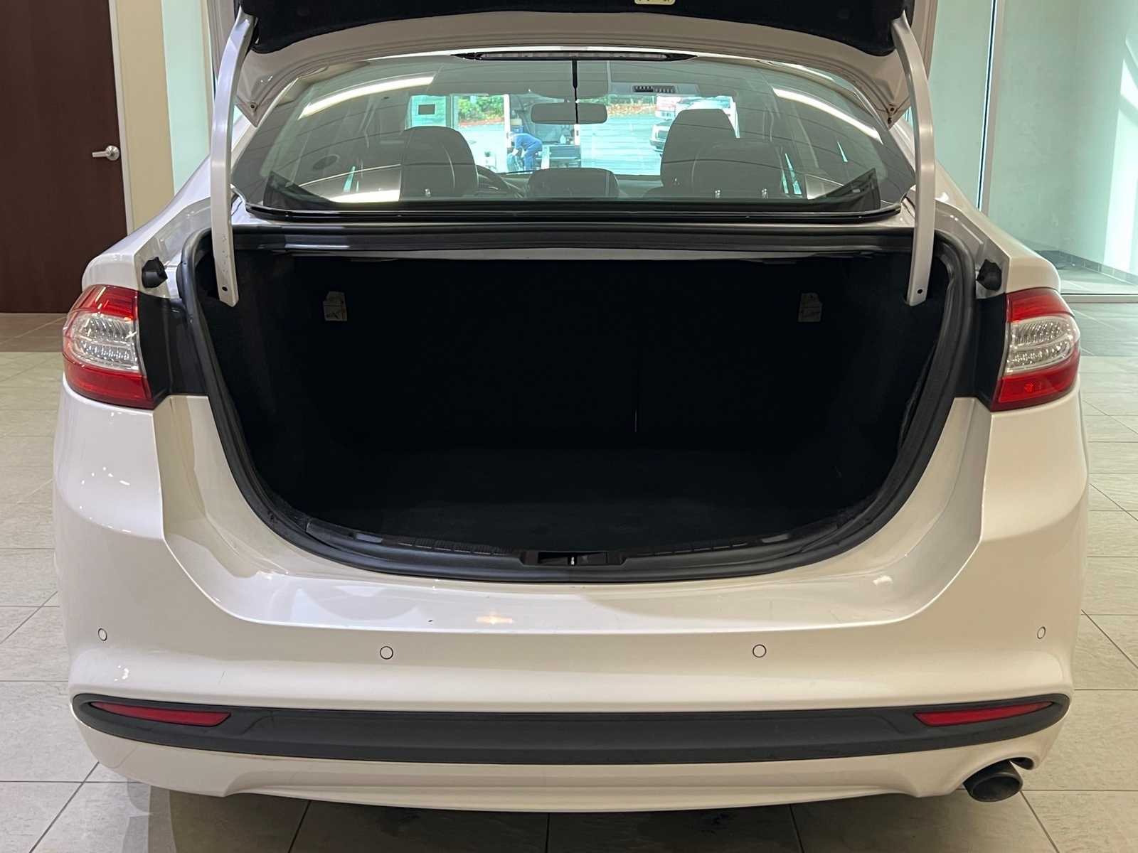 Thumbnail: 2014 Ford Fusion - 29