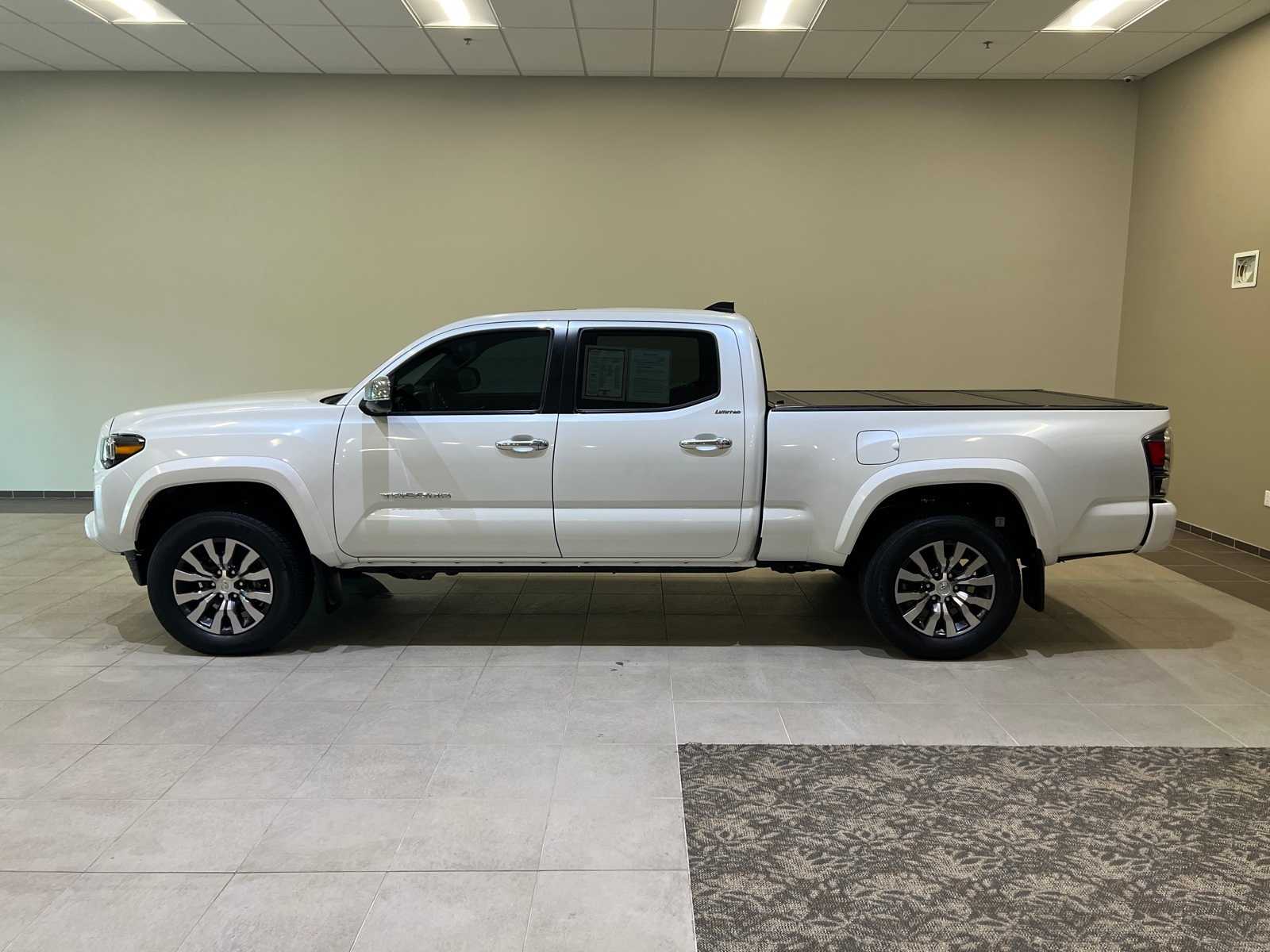 Thumbnail: 2022 Toyota Tacoma - 3