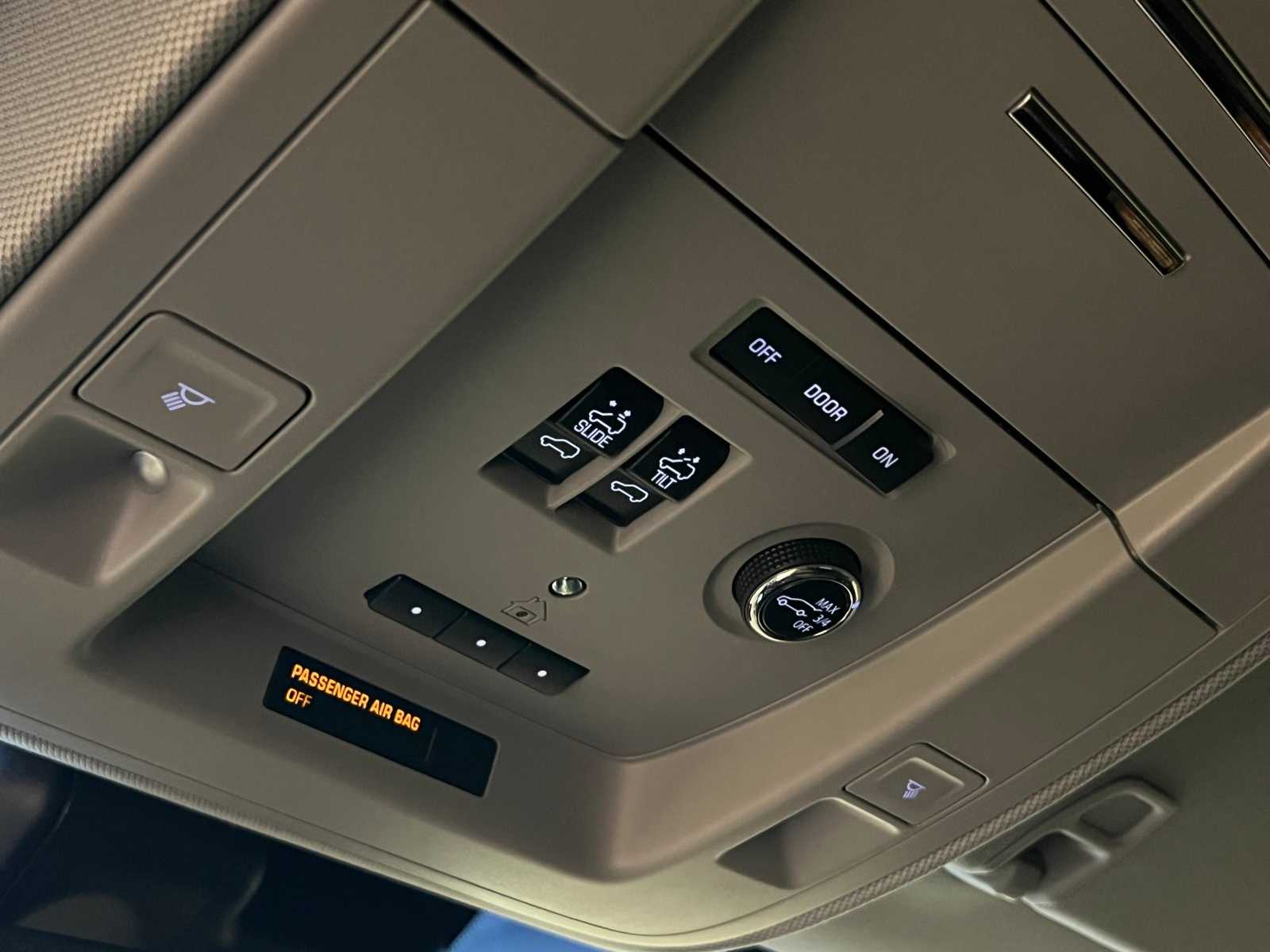 Thumbnail: 2020 Chevrolet Tahoe - 27