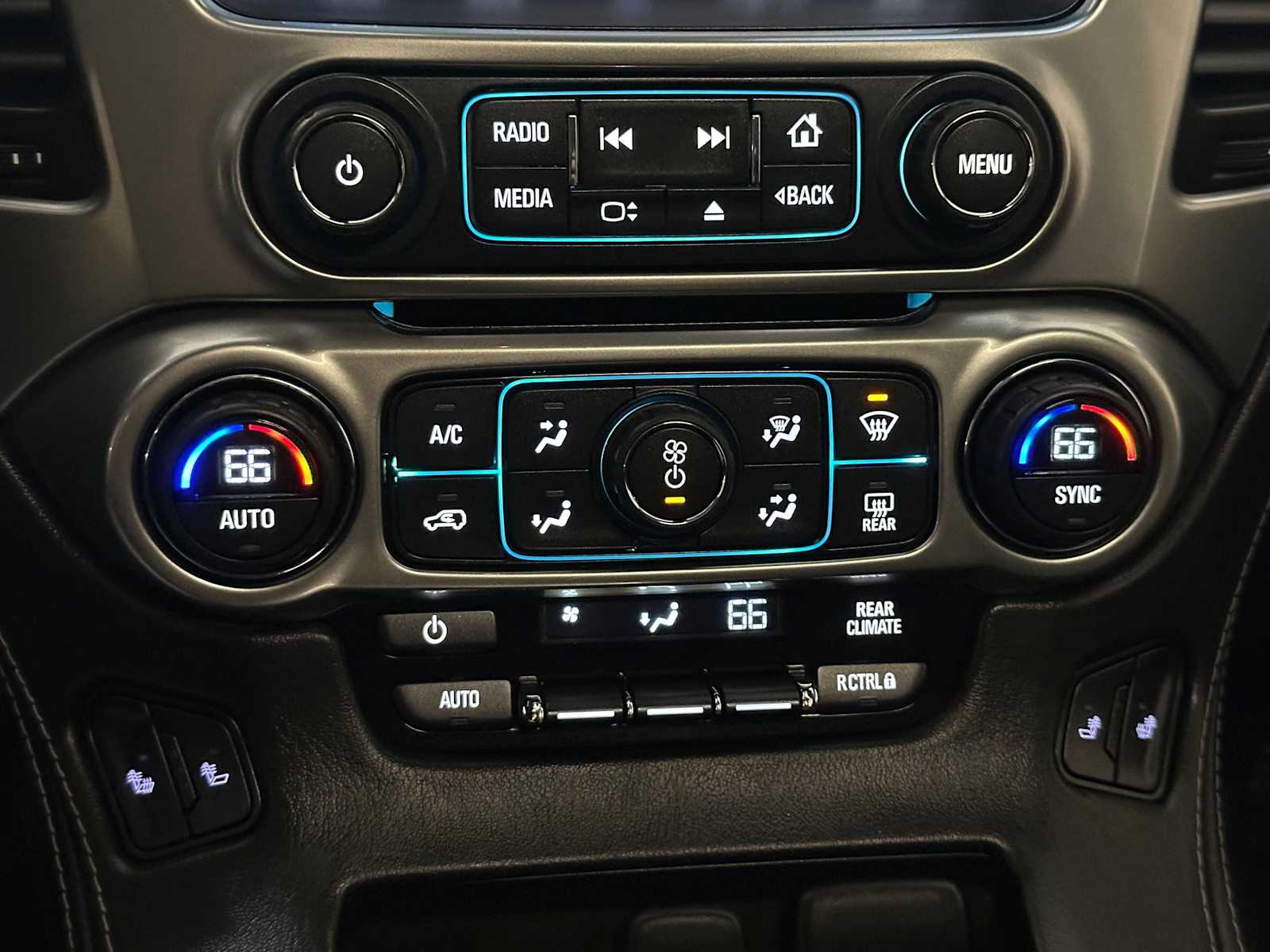 Thumbnail: 2015 Chevrolet Suburban - 15