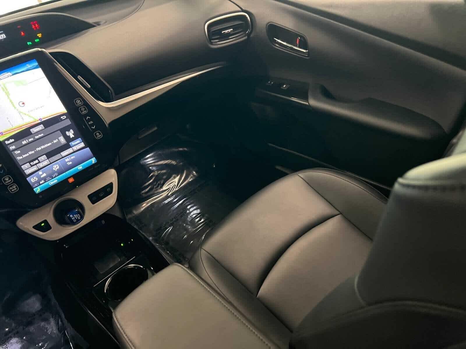 Thumbnail: 2018 Toyota Prius Prime - 11