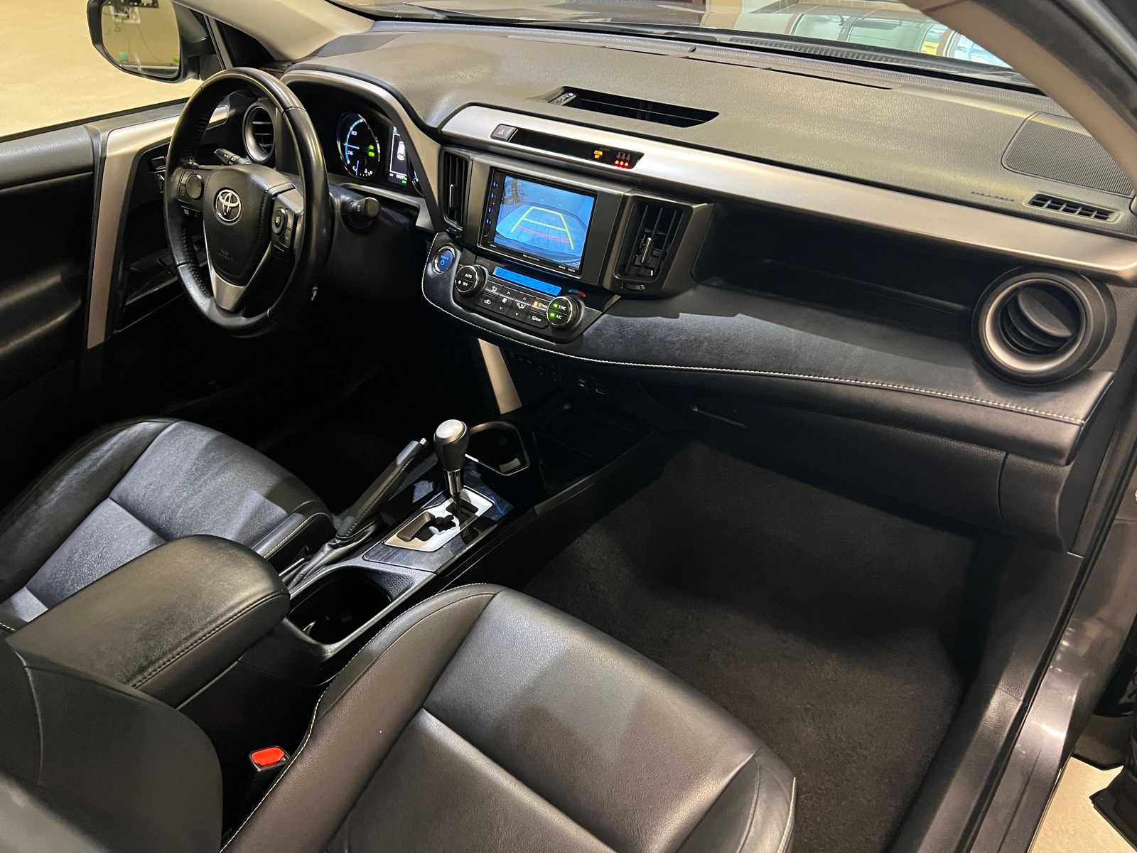 Thumbnail: 2018 Toyota RAV4 - 15