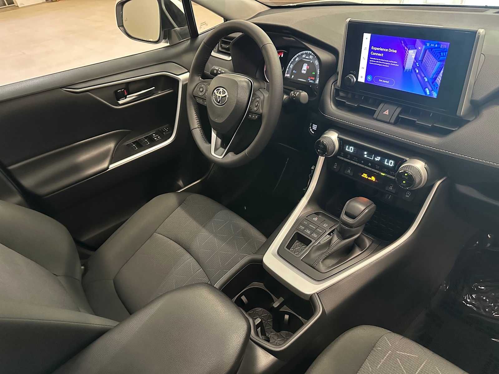 Thumbnail: 2025 Toyota RAV4 - 30