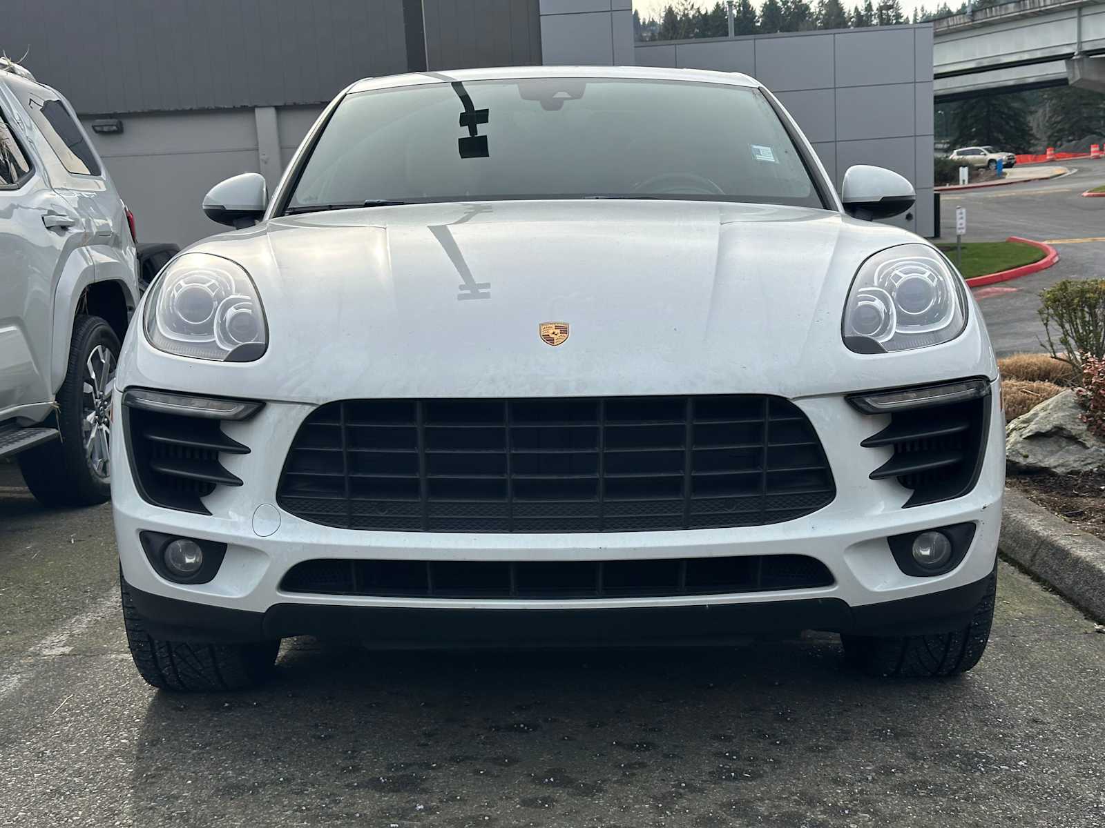 Thumbnail: 2017 Porsche Macan - 2