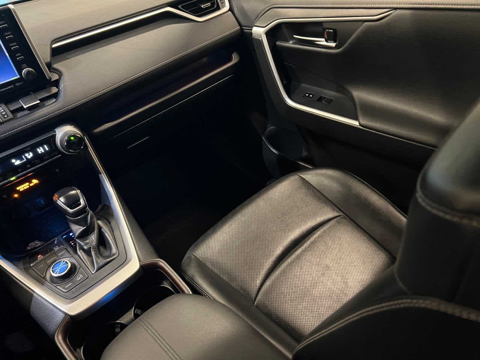 Thumbnail: 2021 Toyota RAV4 - 11