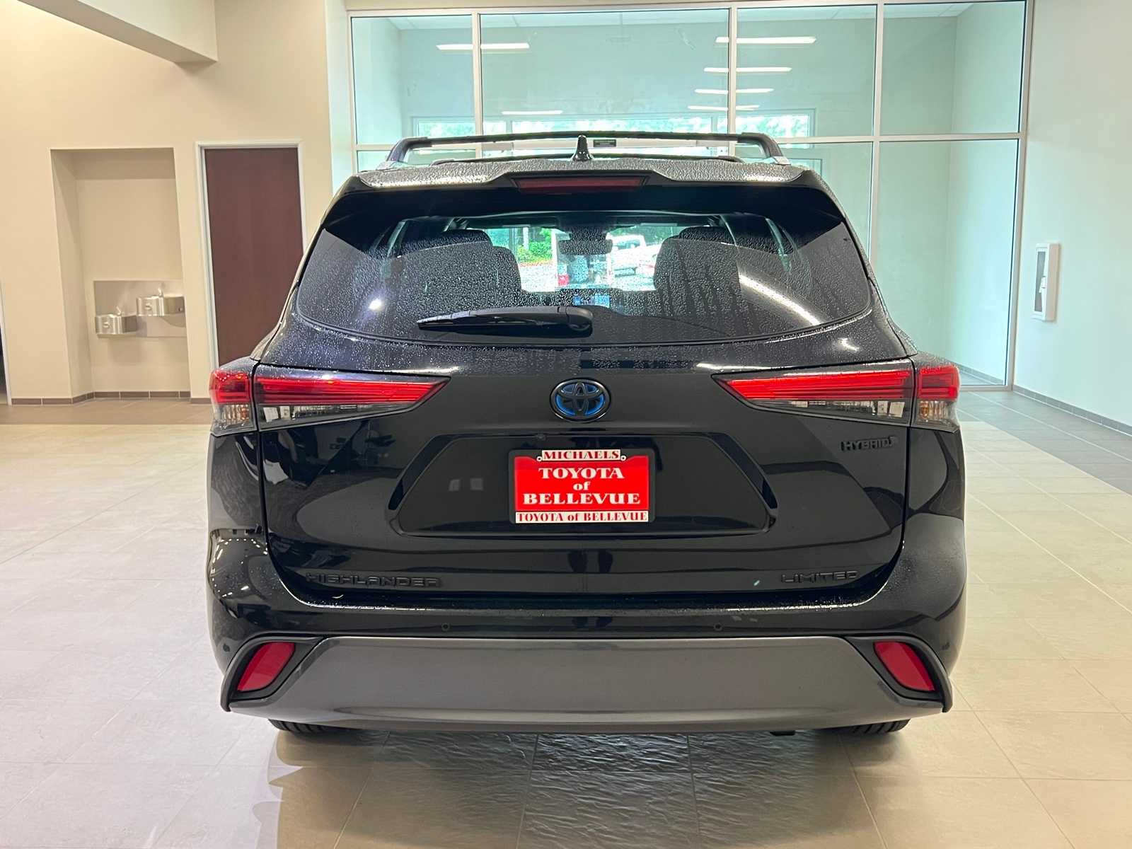 Thumbnail: 2022 Toyota Highlander - 5