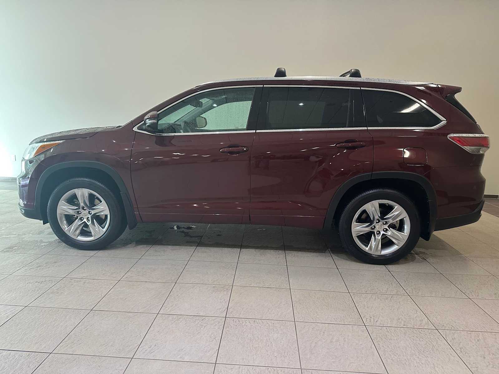 Thumbnail: 2015 Toyota Highlander - 3