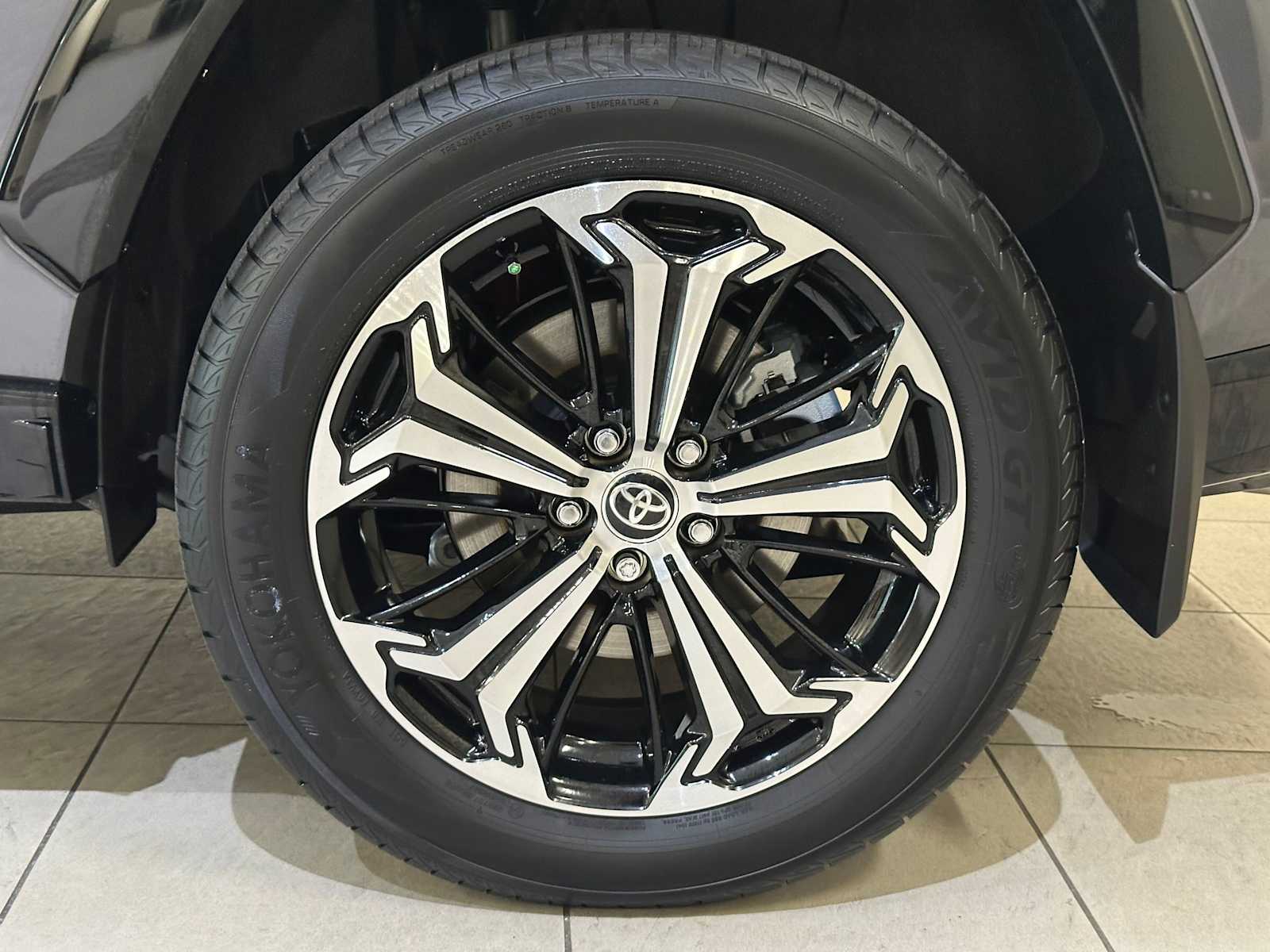 Thumbnail: 2025 Toyota RAV4 - 8