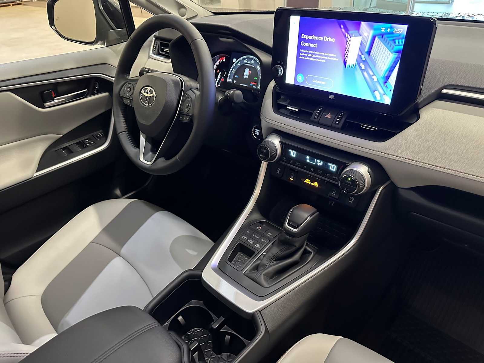 Thumbnail: 2025 Toyota RAV4 - 29