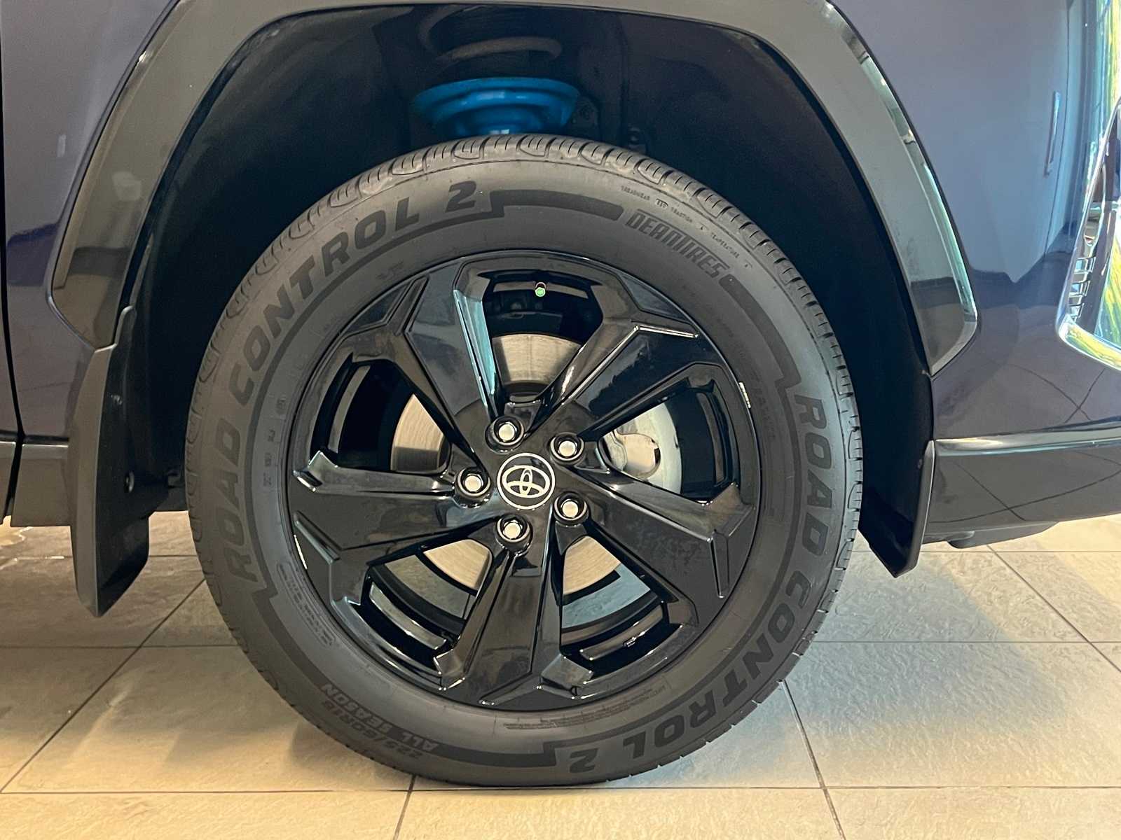 Thumbnail: 2020 Toyota RAV4 - 7