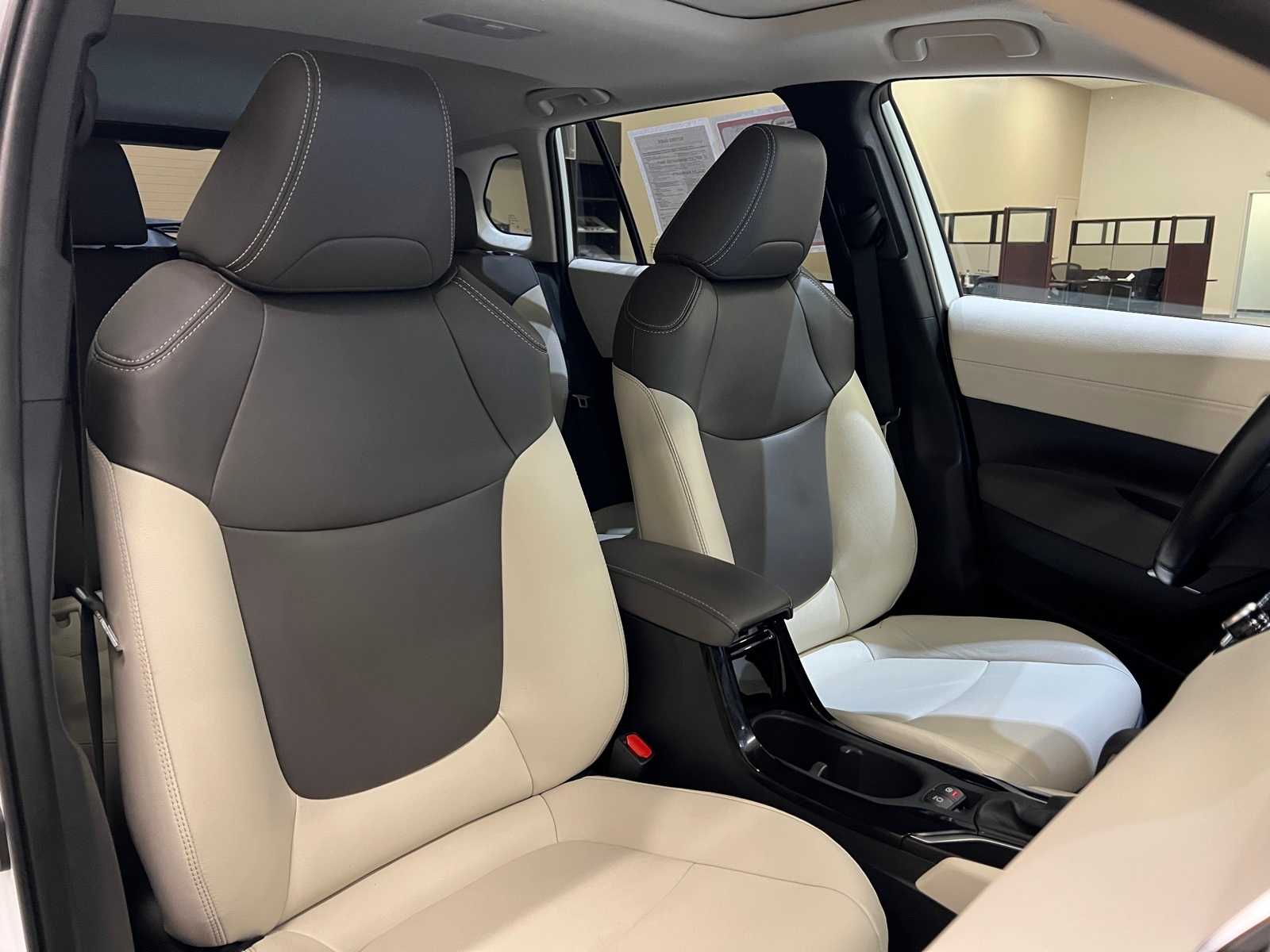 Thumbnail: 2023 Toyota Corolla Cross - 14