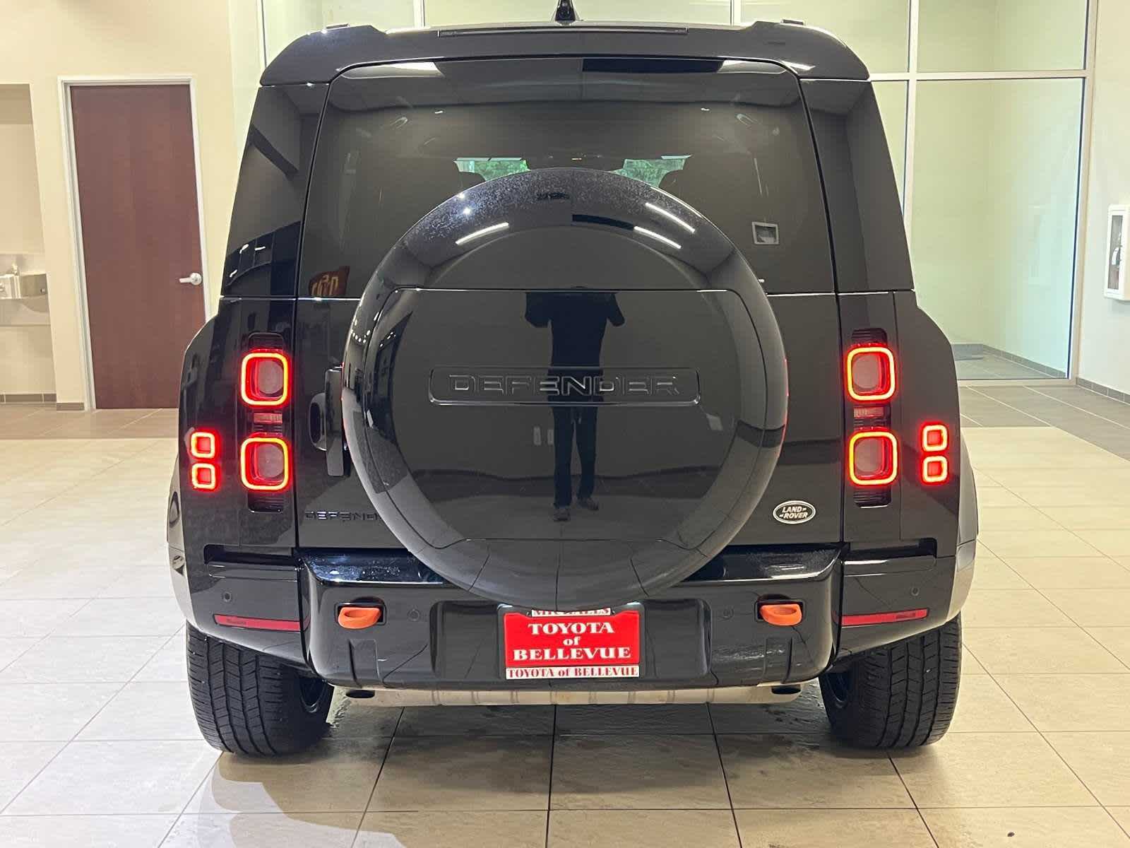 Thumbnail: 2023 Land Rover Defender - 5